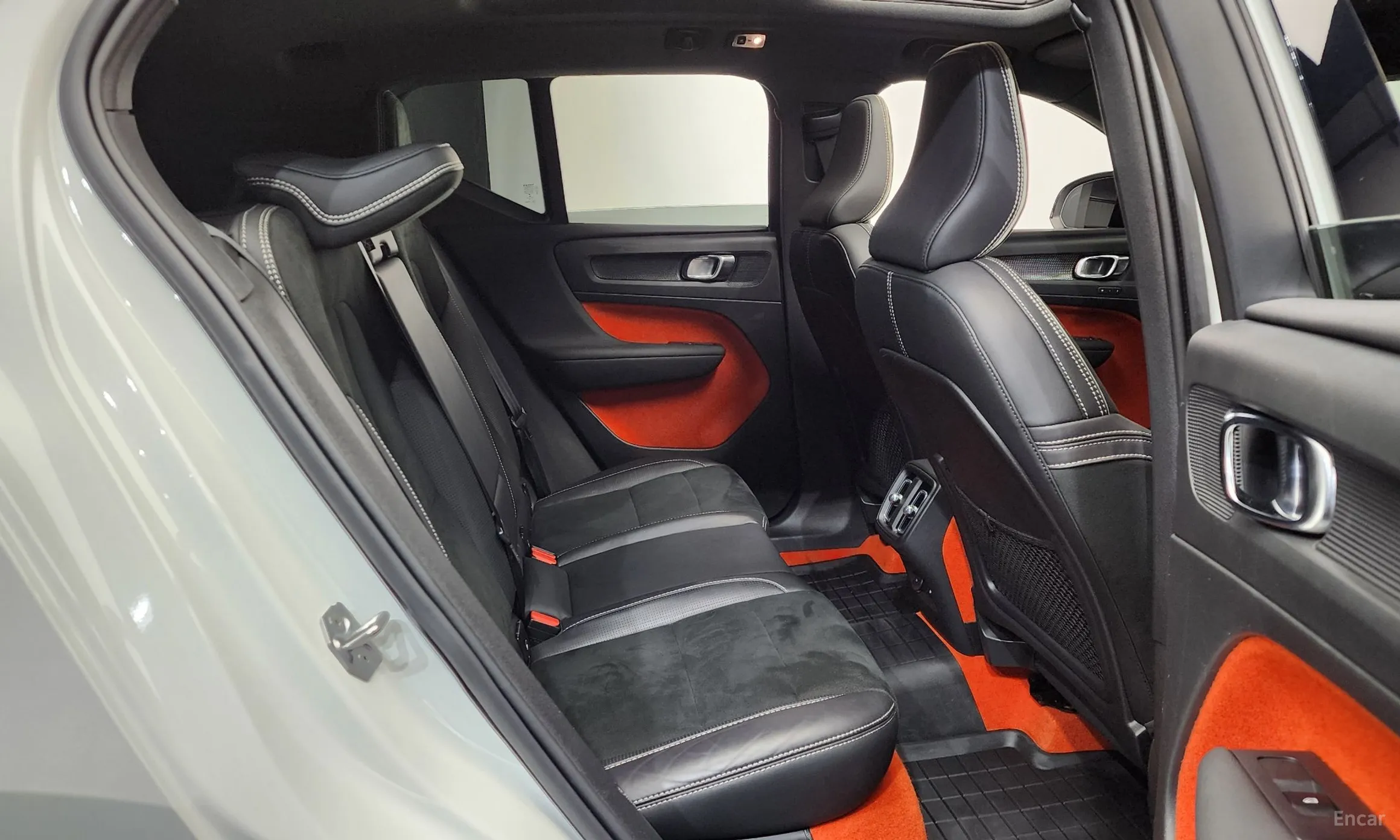 Volvo XC40 превью 11