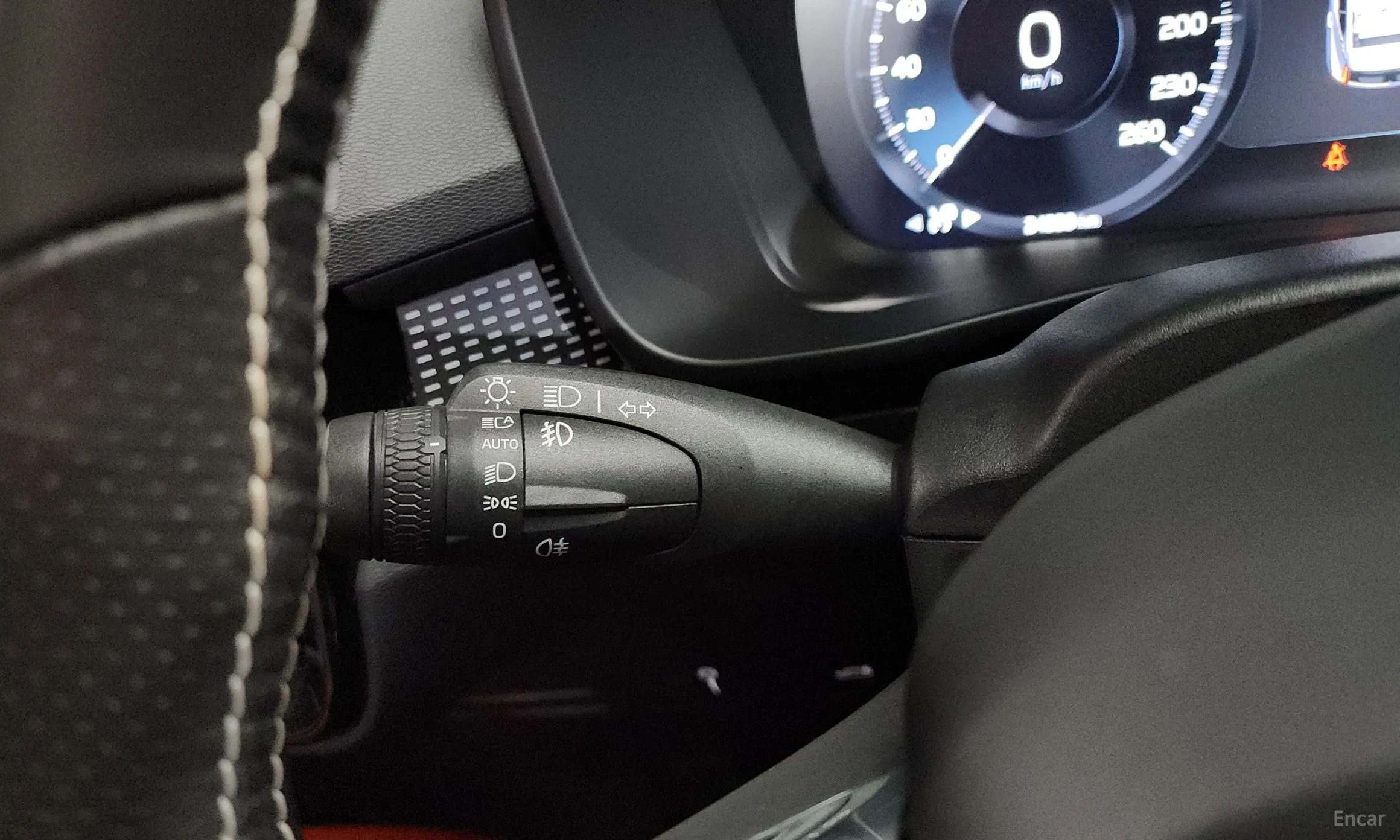 Volvo XC40 превью 15