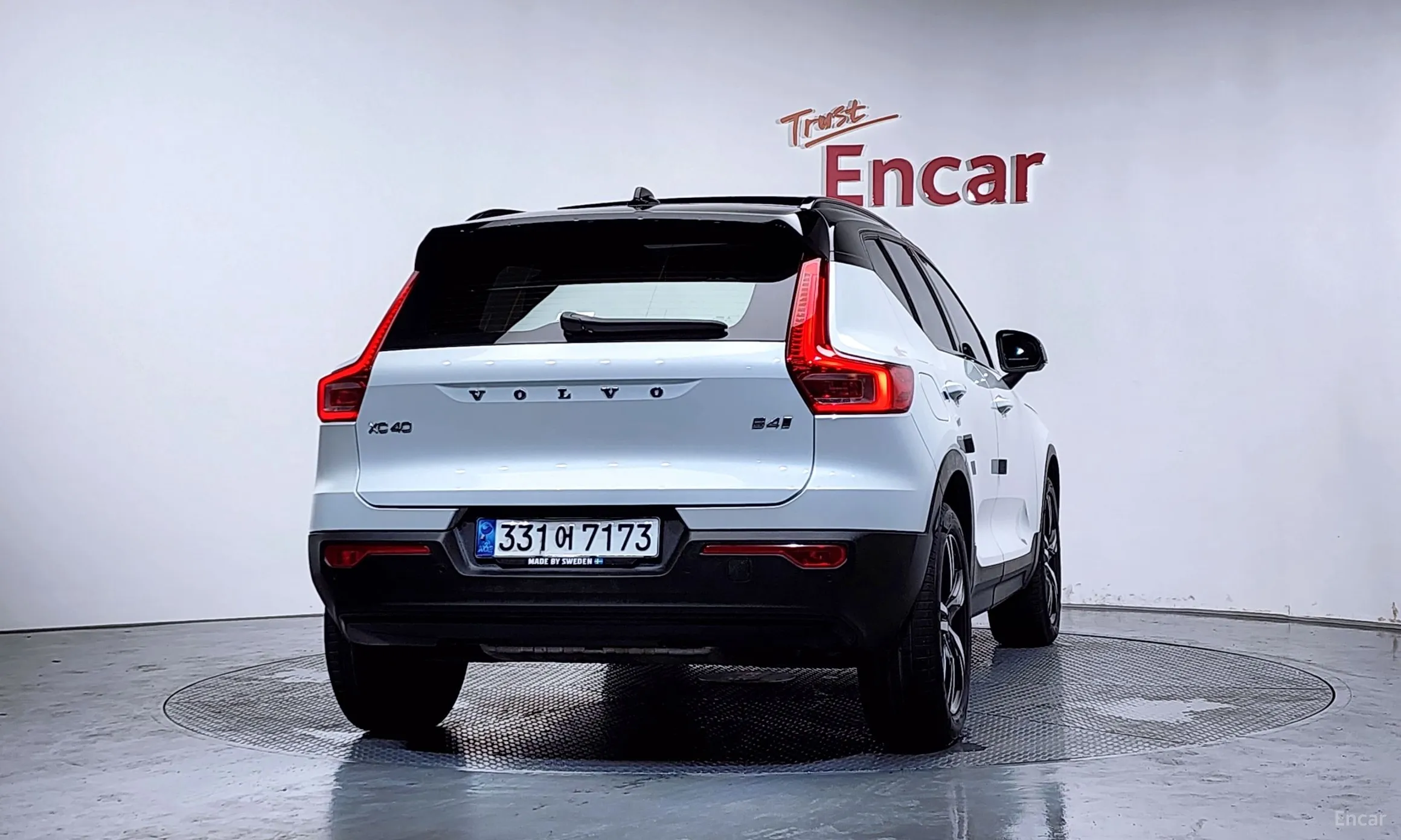 Volvo XC40 превью 4