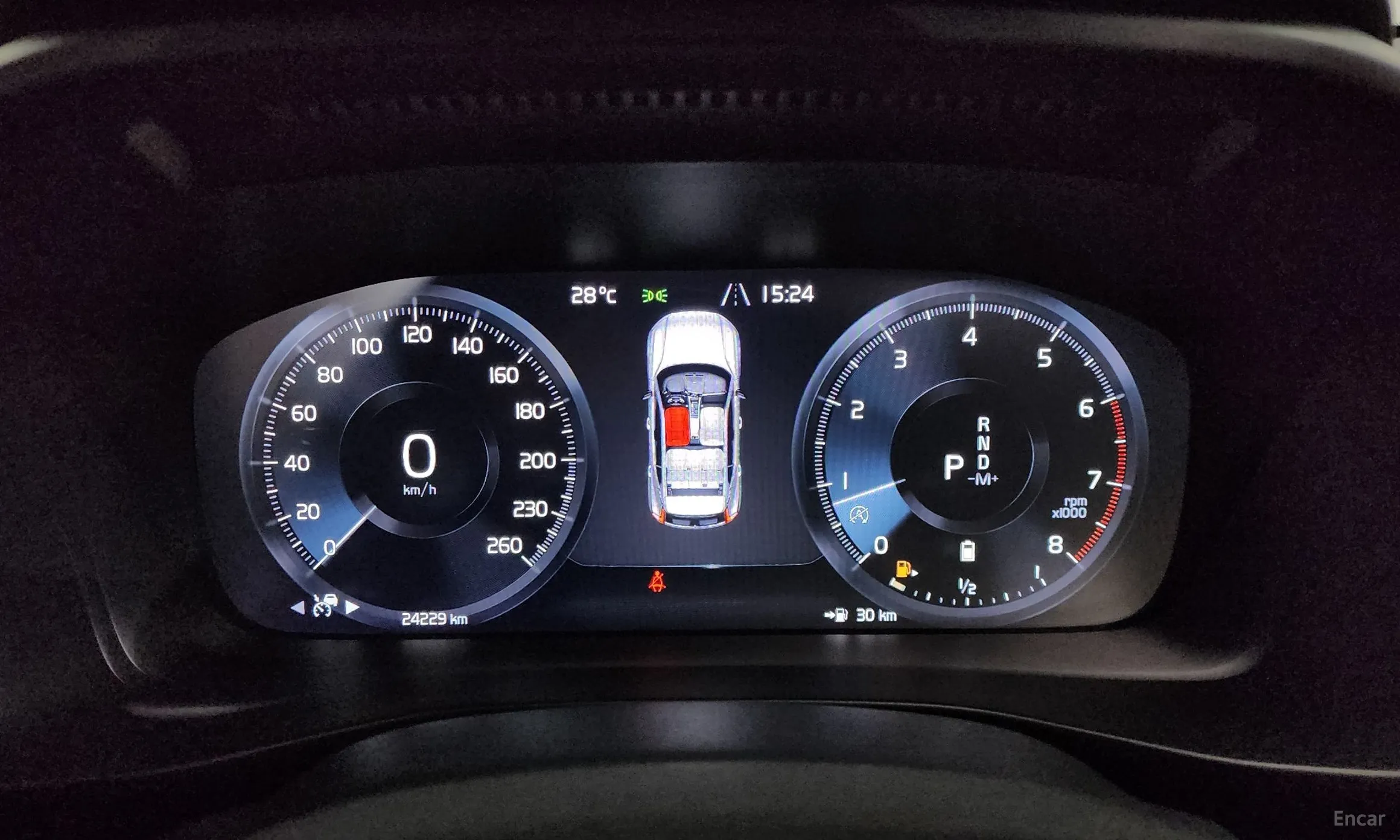 Volvo XC40 превью 8