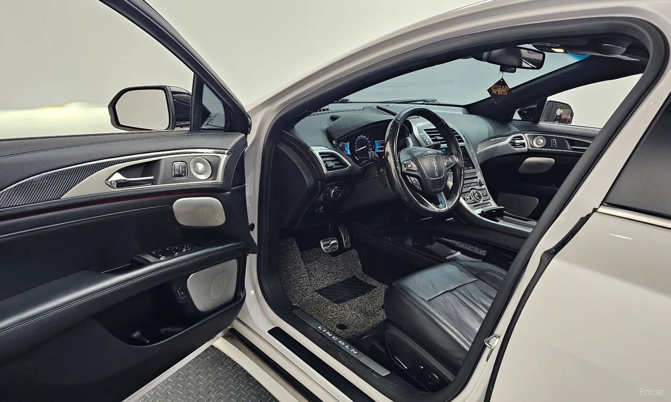 Lincoln New MKZ превью 10
