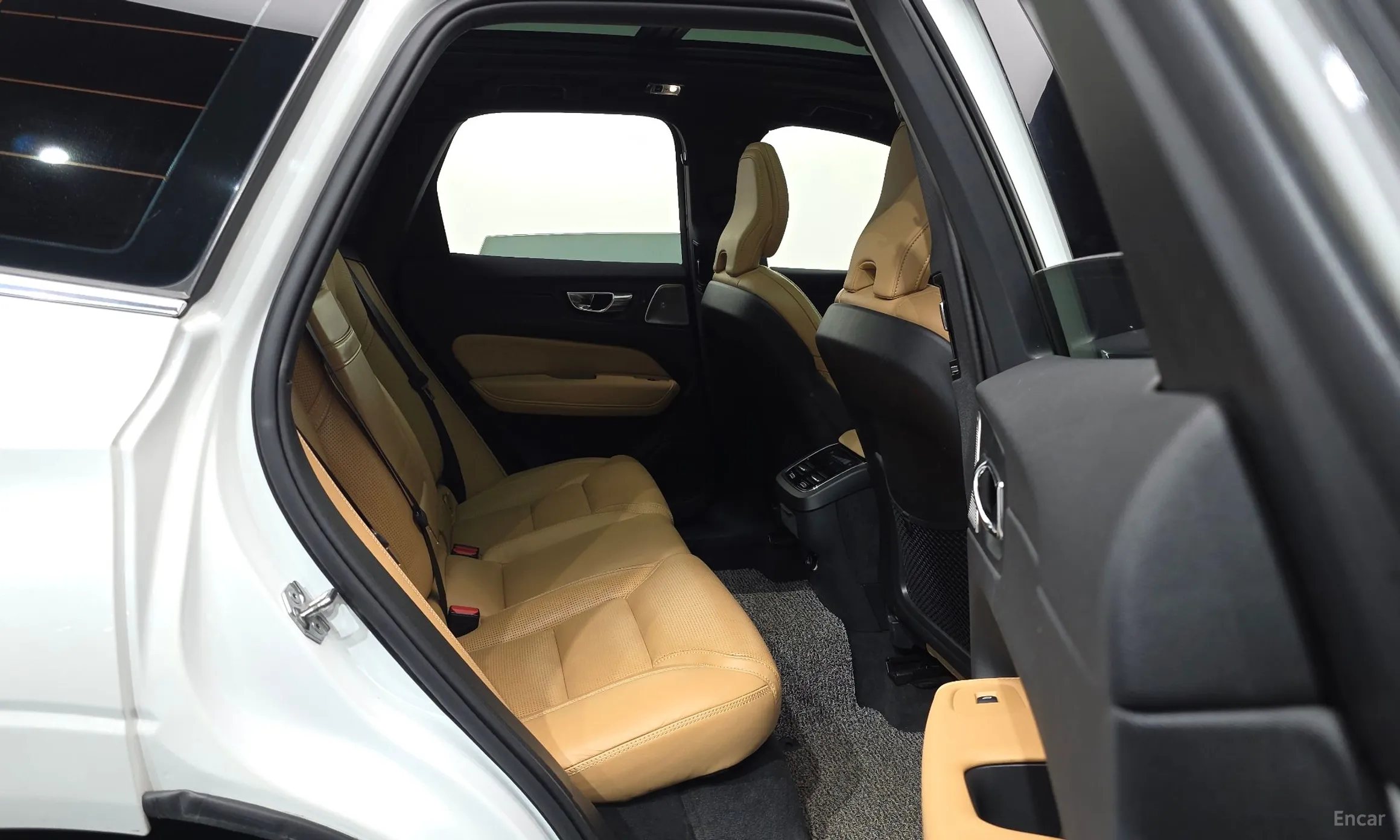 Volvo XC60 Gen 2 превью 12