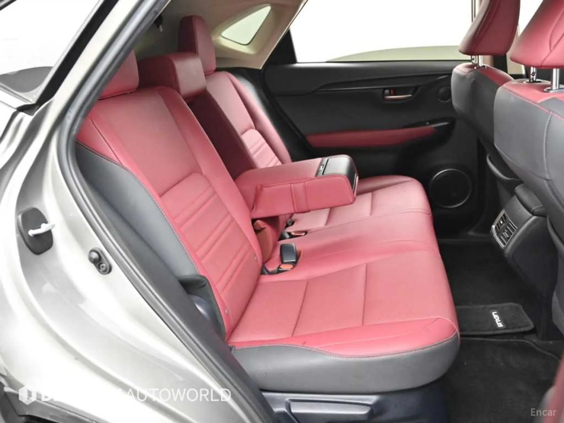 Lexus NX300h превью 12
