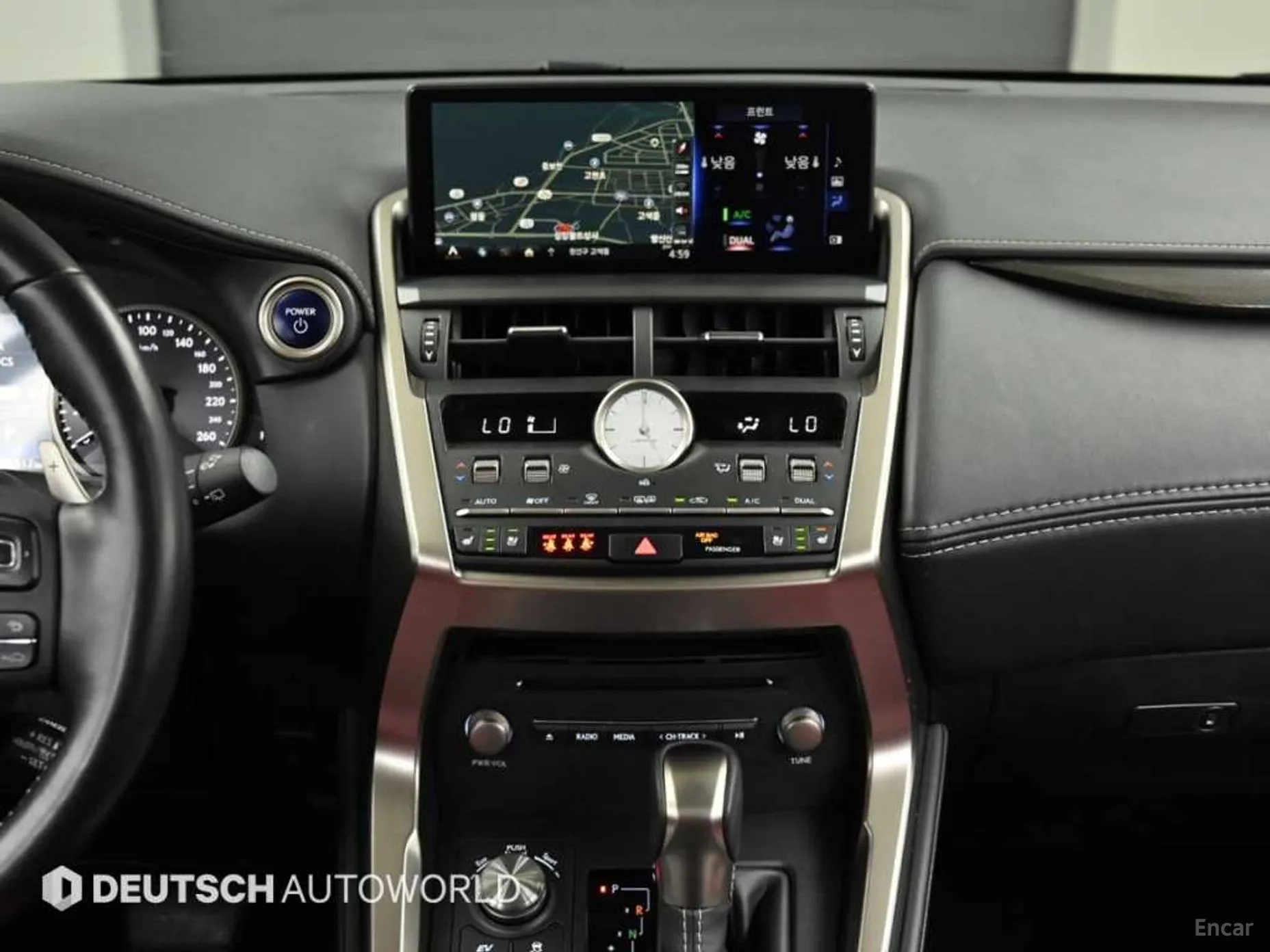 Lexus NX300h превью 14