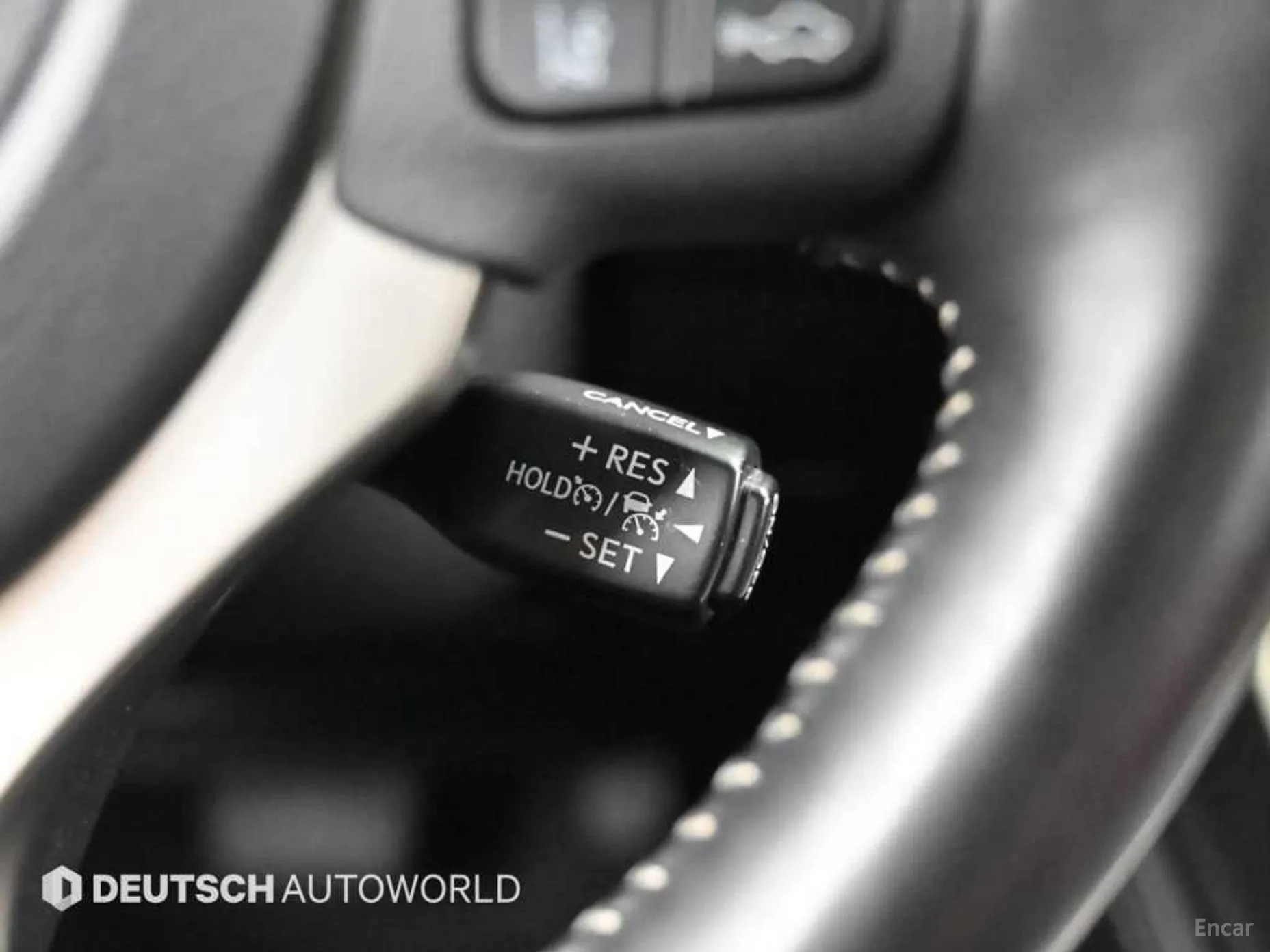 Lexus NX300h превью 16