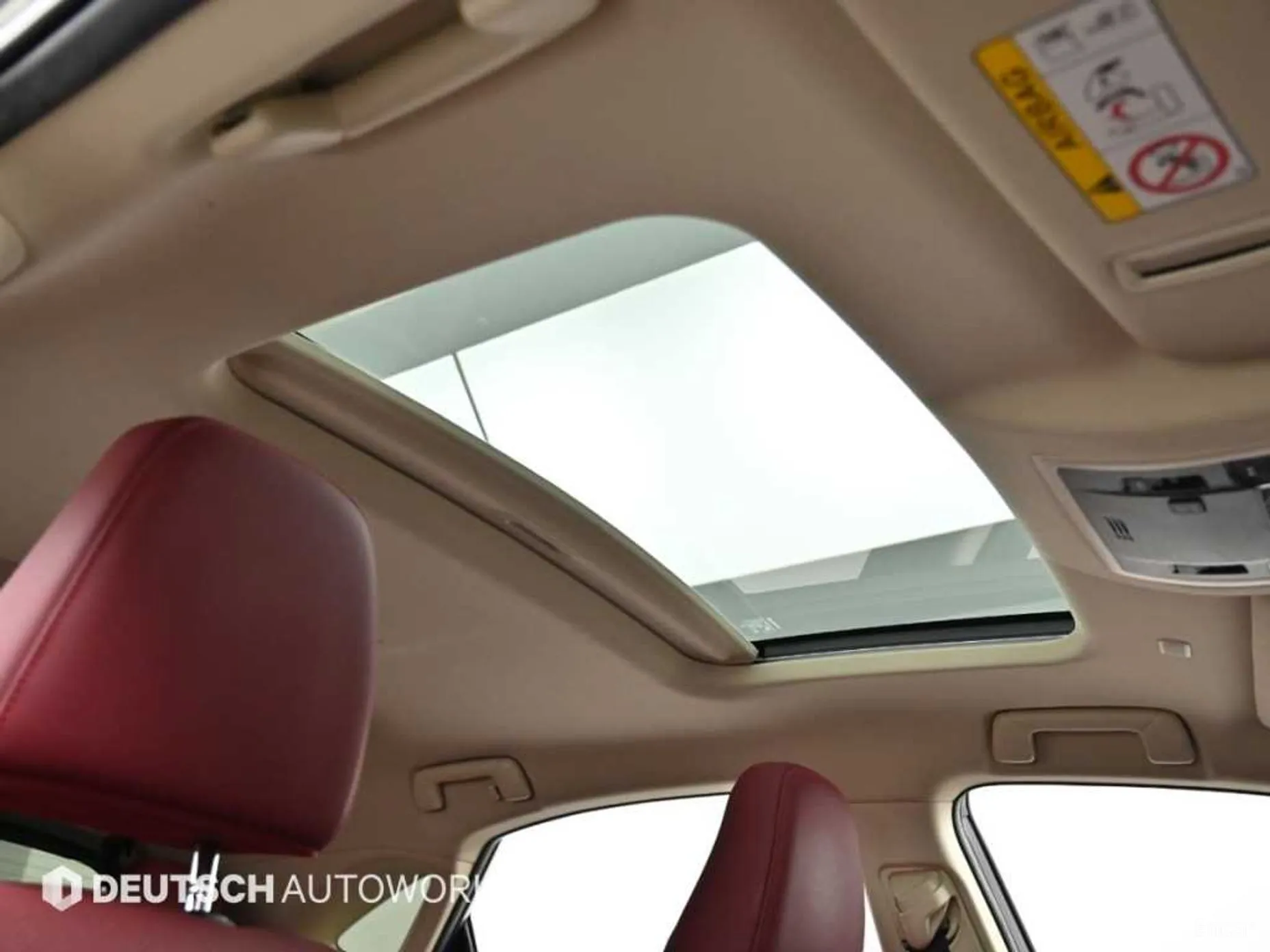 Lexus NX300h превью 18