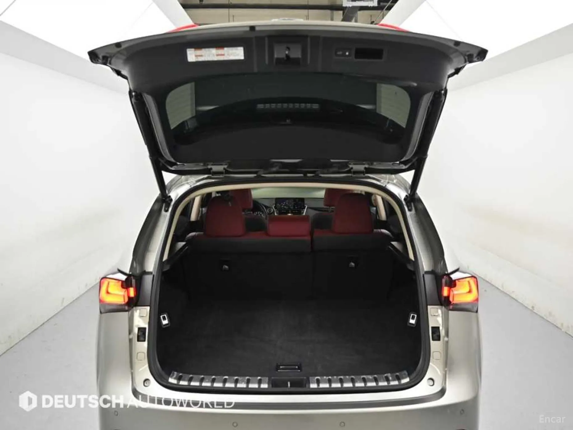 Lexus NX300h превью 19