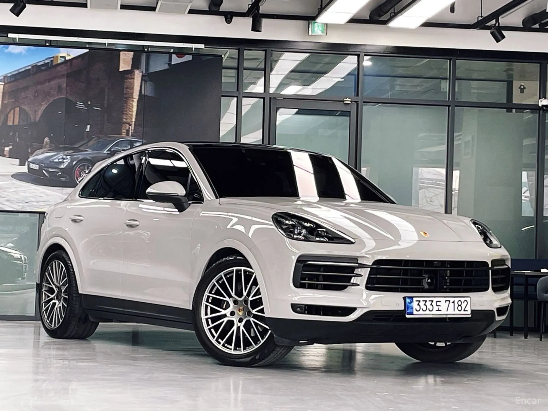 Porsche Cayenne (PO536) превью 17