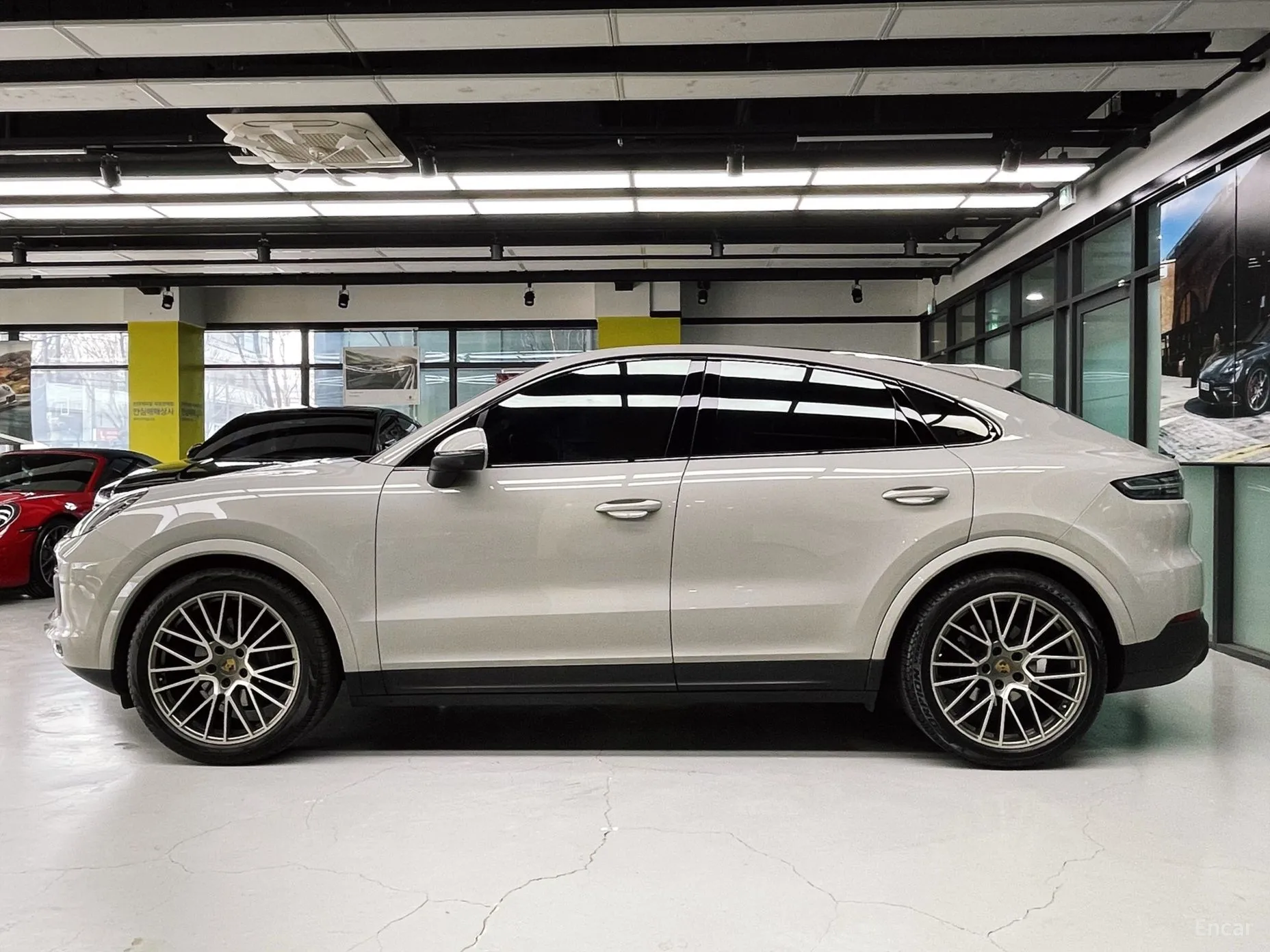 Porsche Cayenne (PO536) превью 18