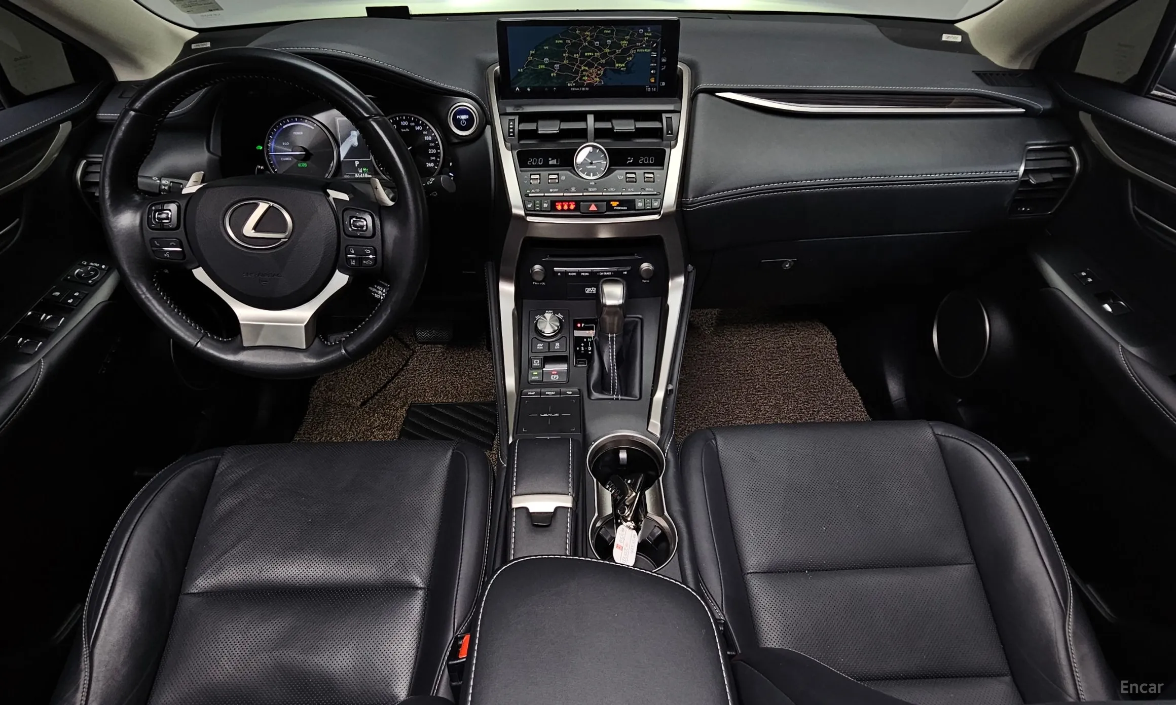 Lexus NX300h превью 7