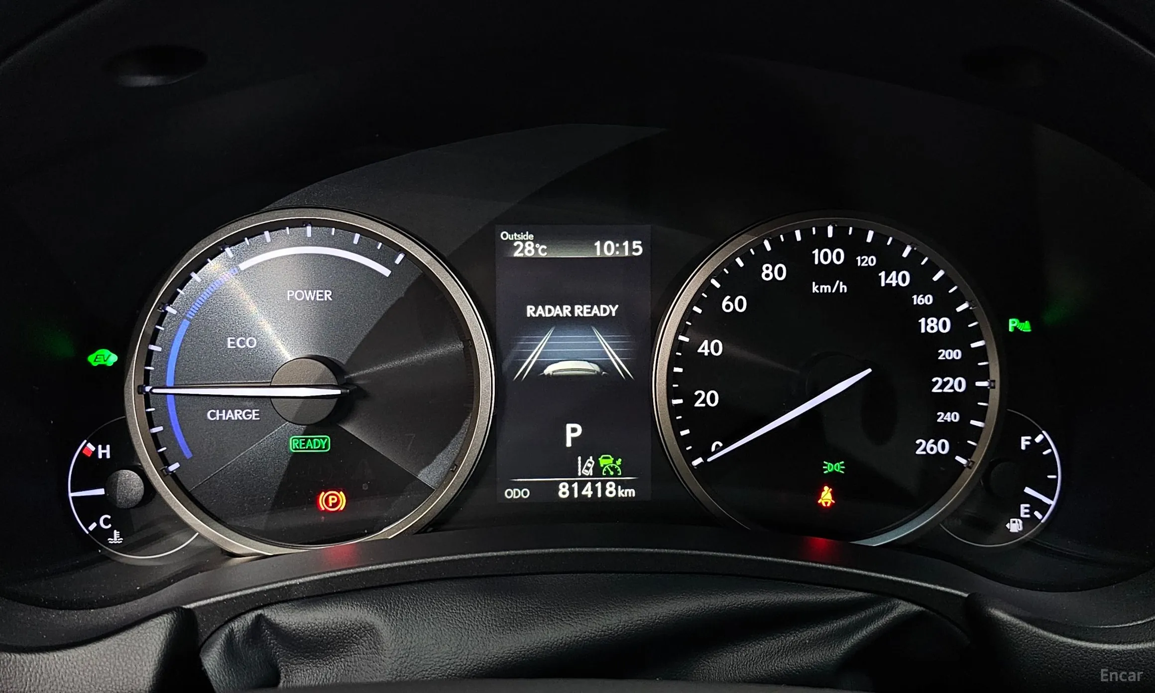 Lexus NX300h превью 8