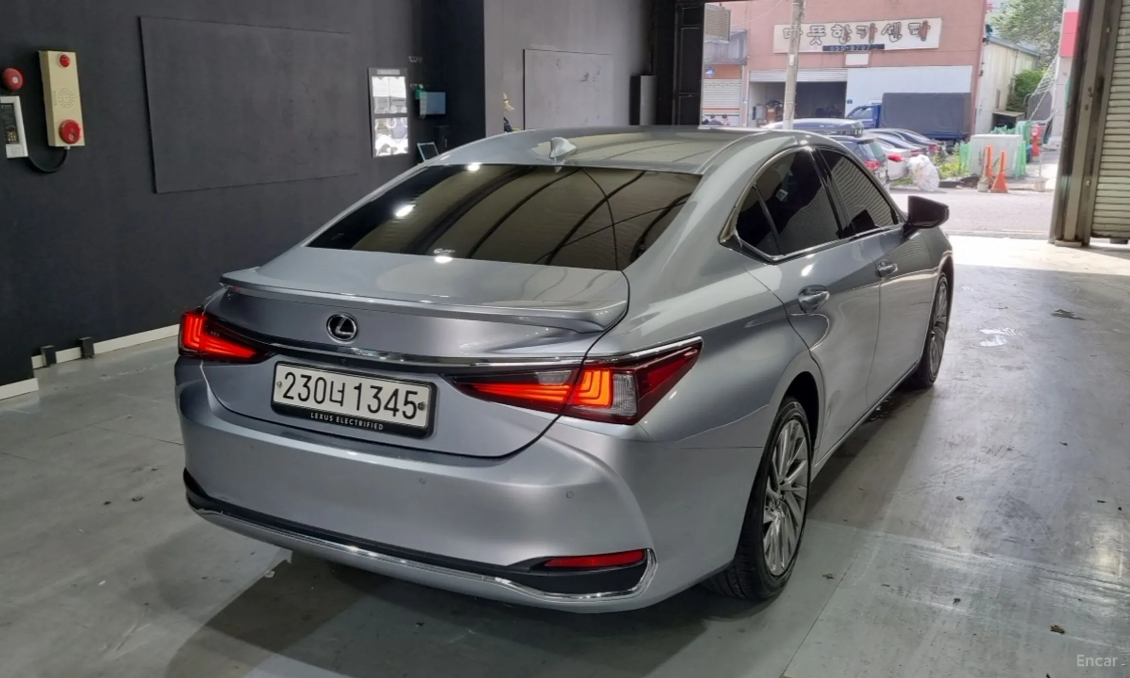Lexus ES300h 7th Generation превью 4