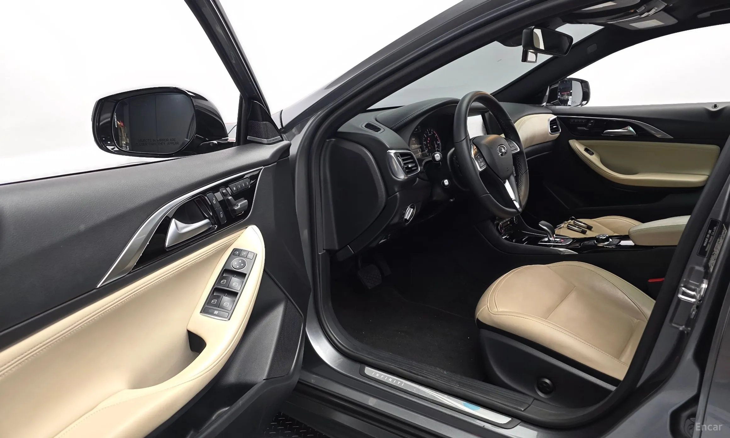 Infiniti QX30 превью 10
