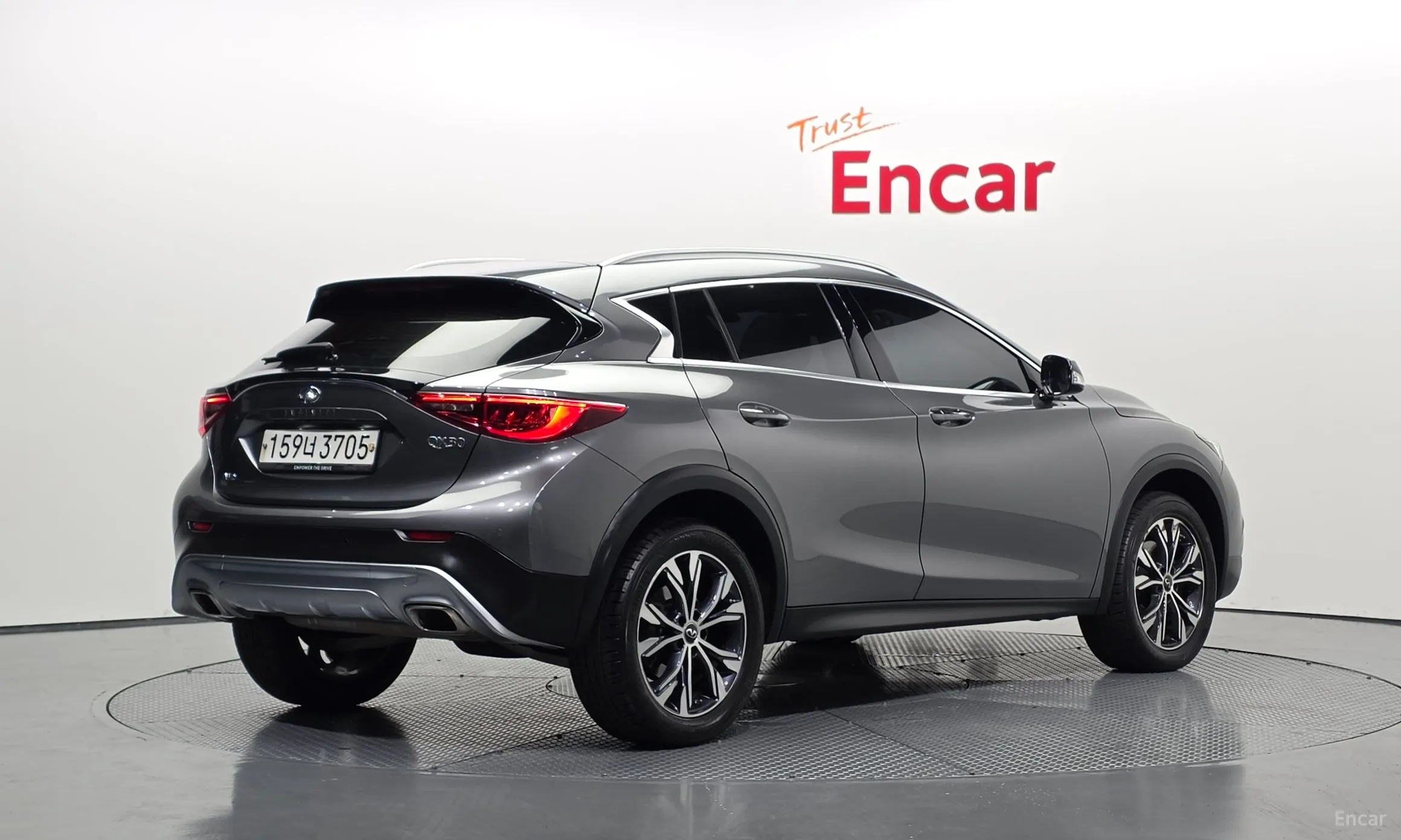 Infiniti QX30
