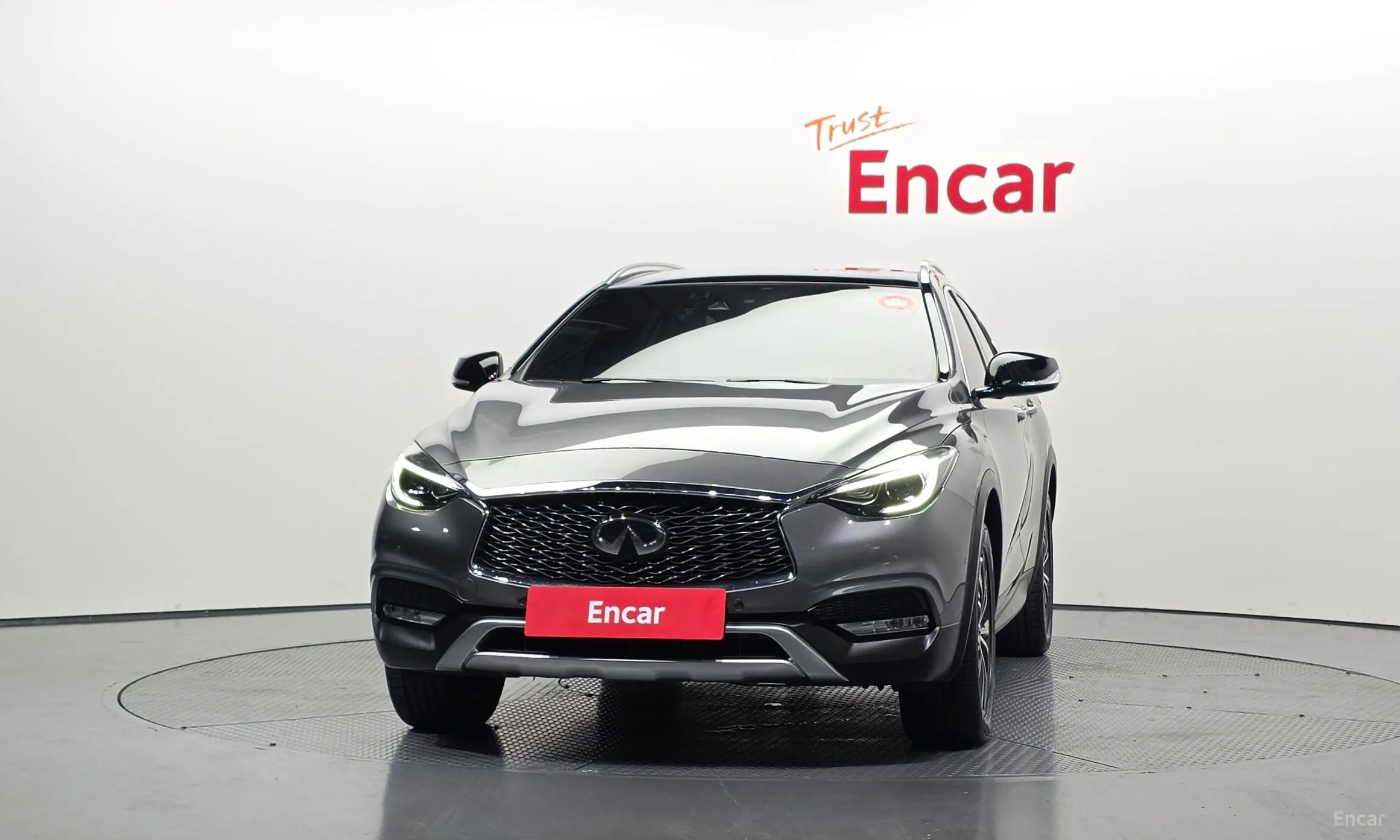 Infiniti QX30 превью 3