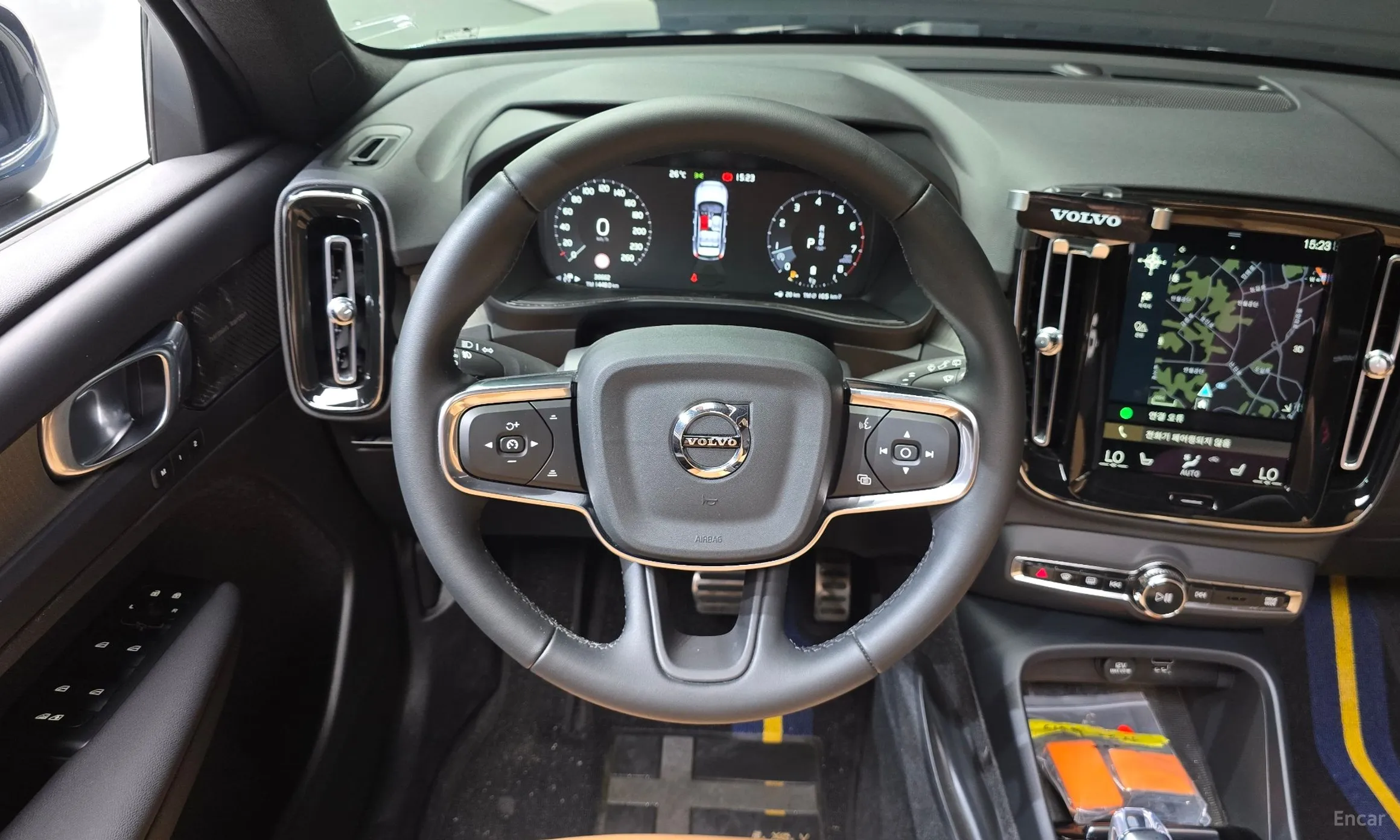 Volvo XC40 превью 12