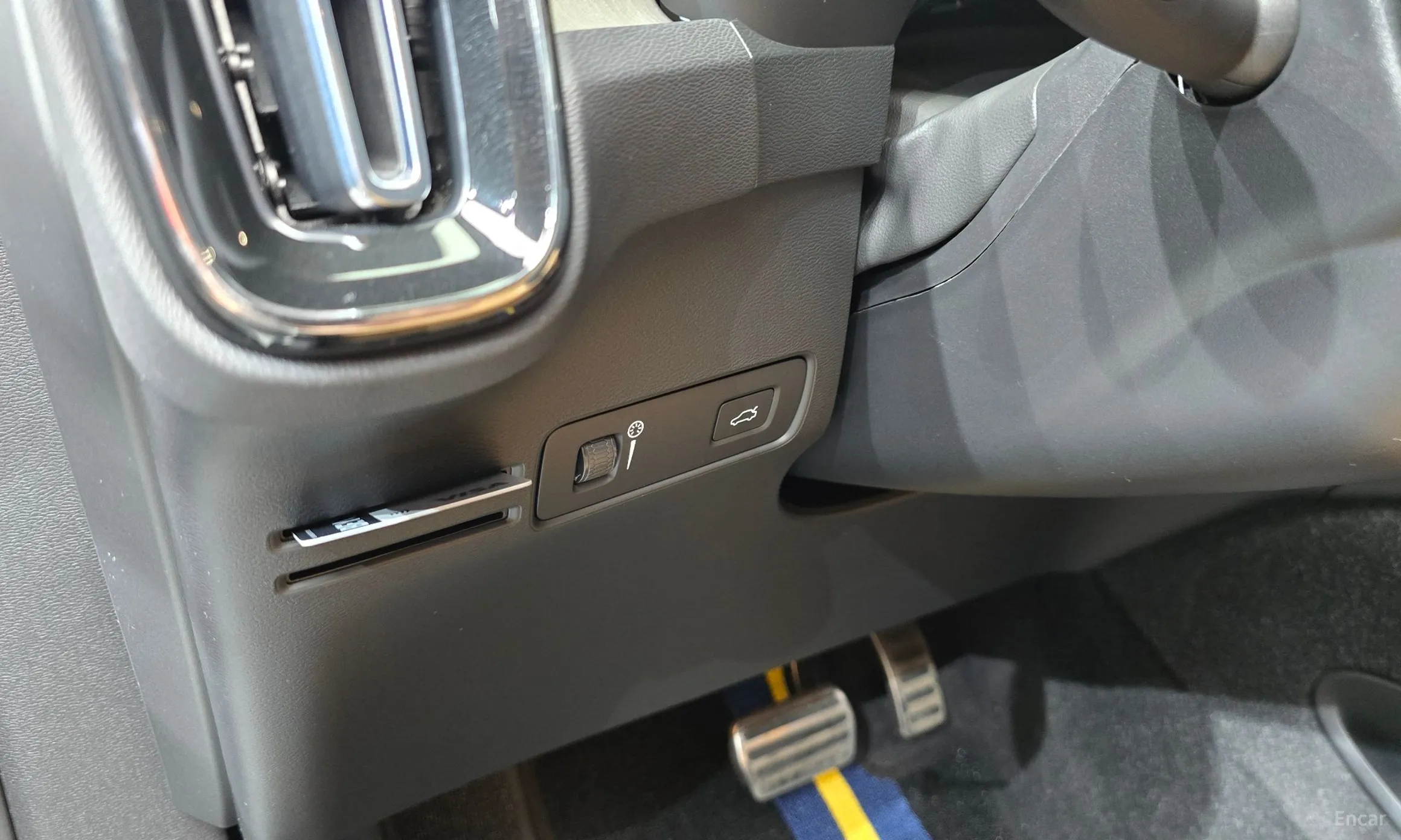 Volvo XC40 превью 14