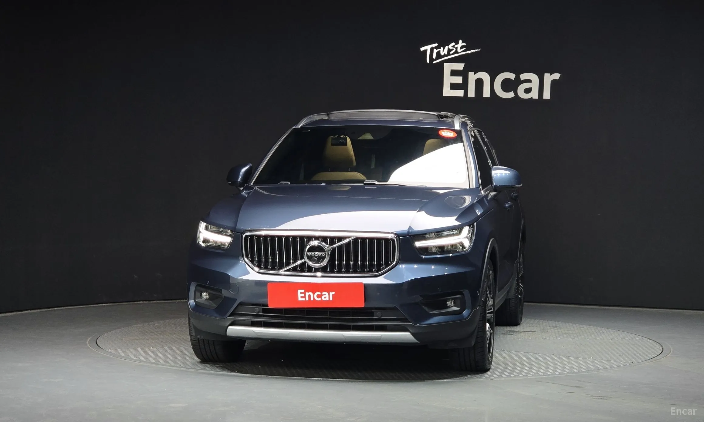 Volvo XC40 превью 3