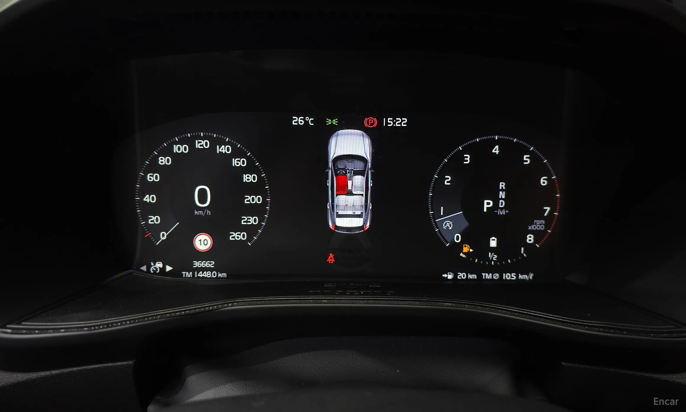 Volvo XC40 превью 8