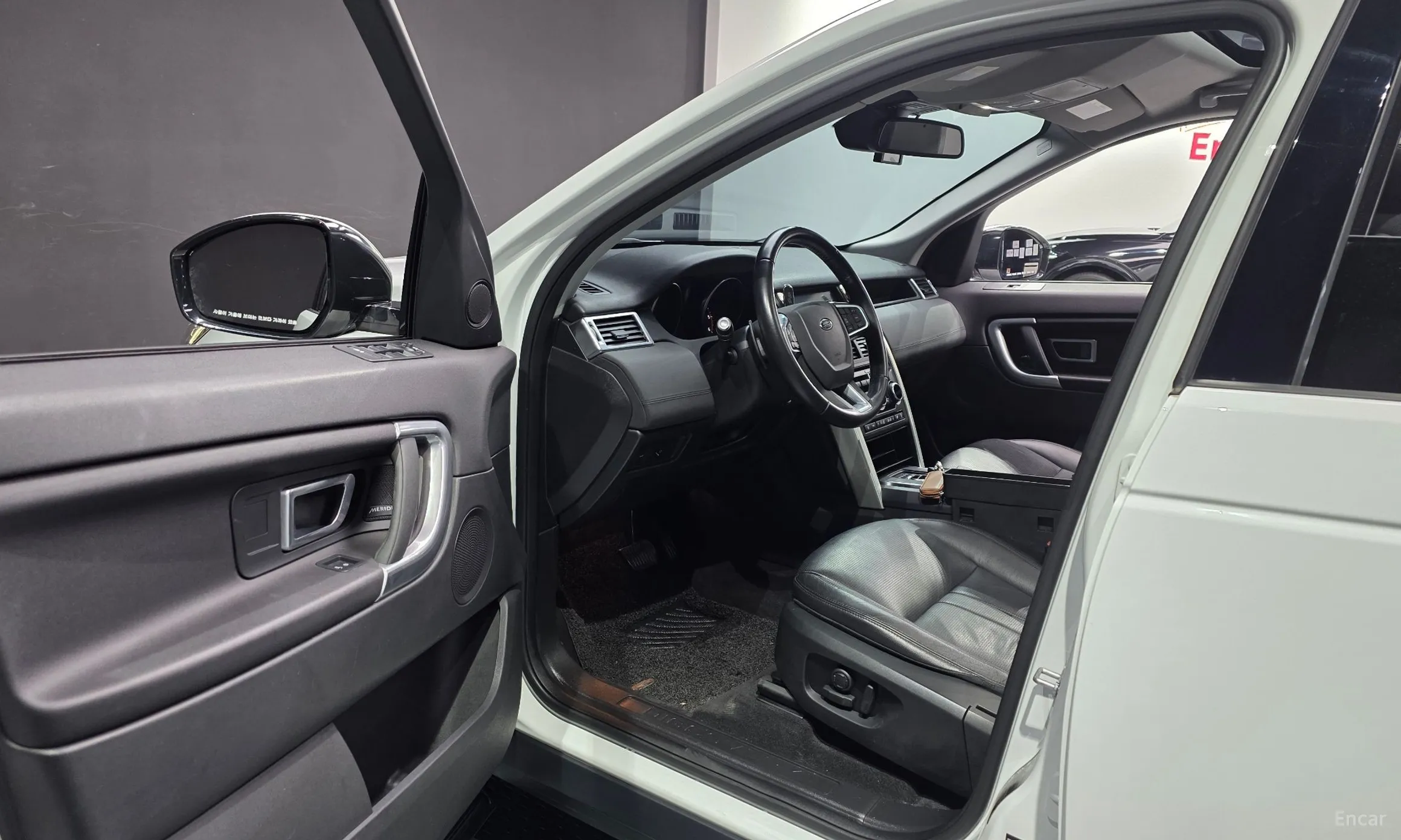 Land Rover Discovery Sports превью 10