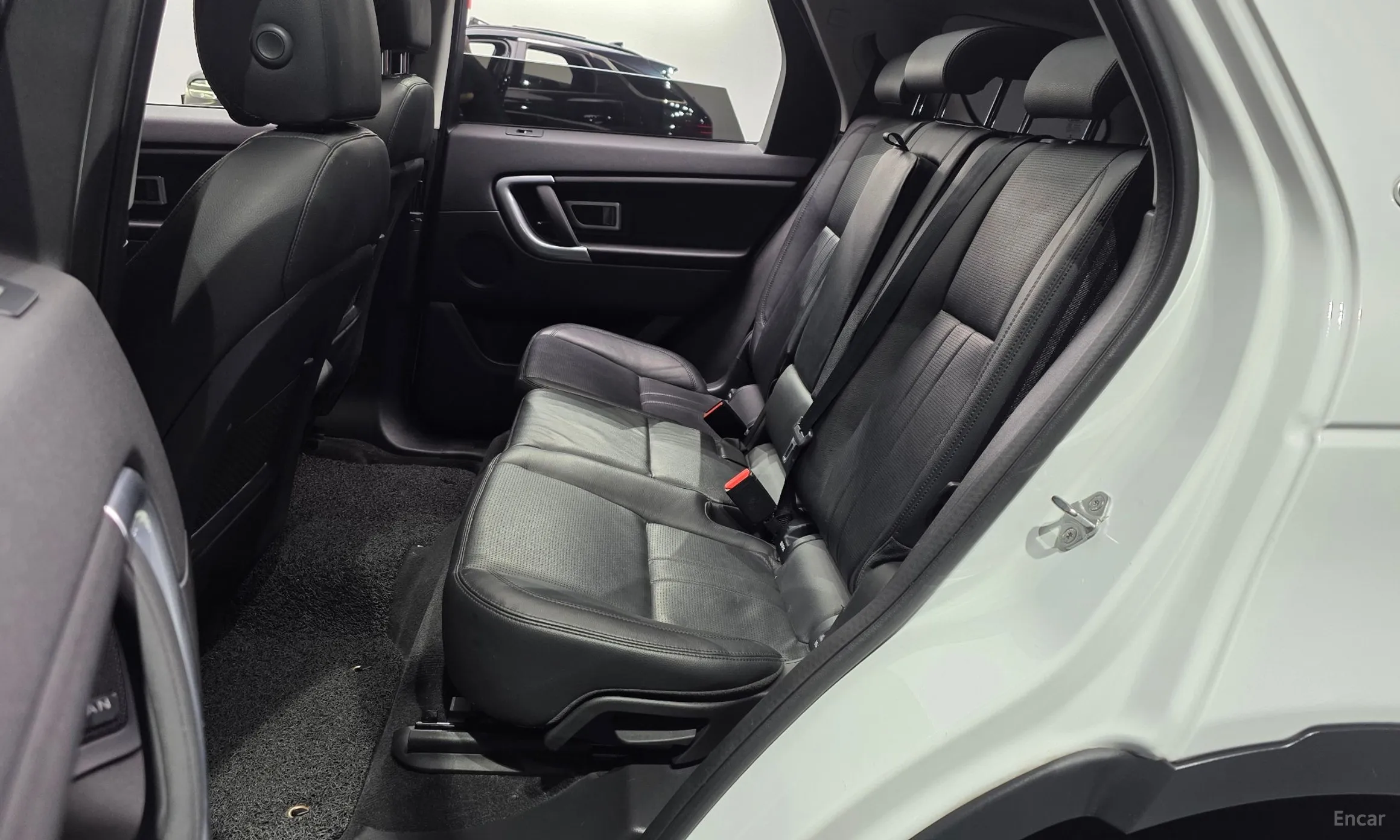 Land Rover Discovery Sports превью 11