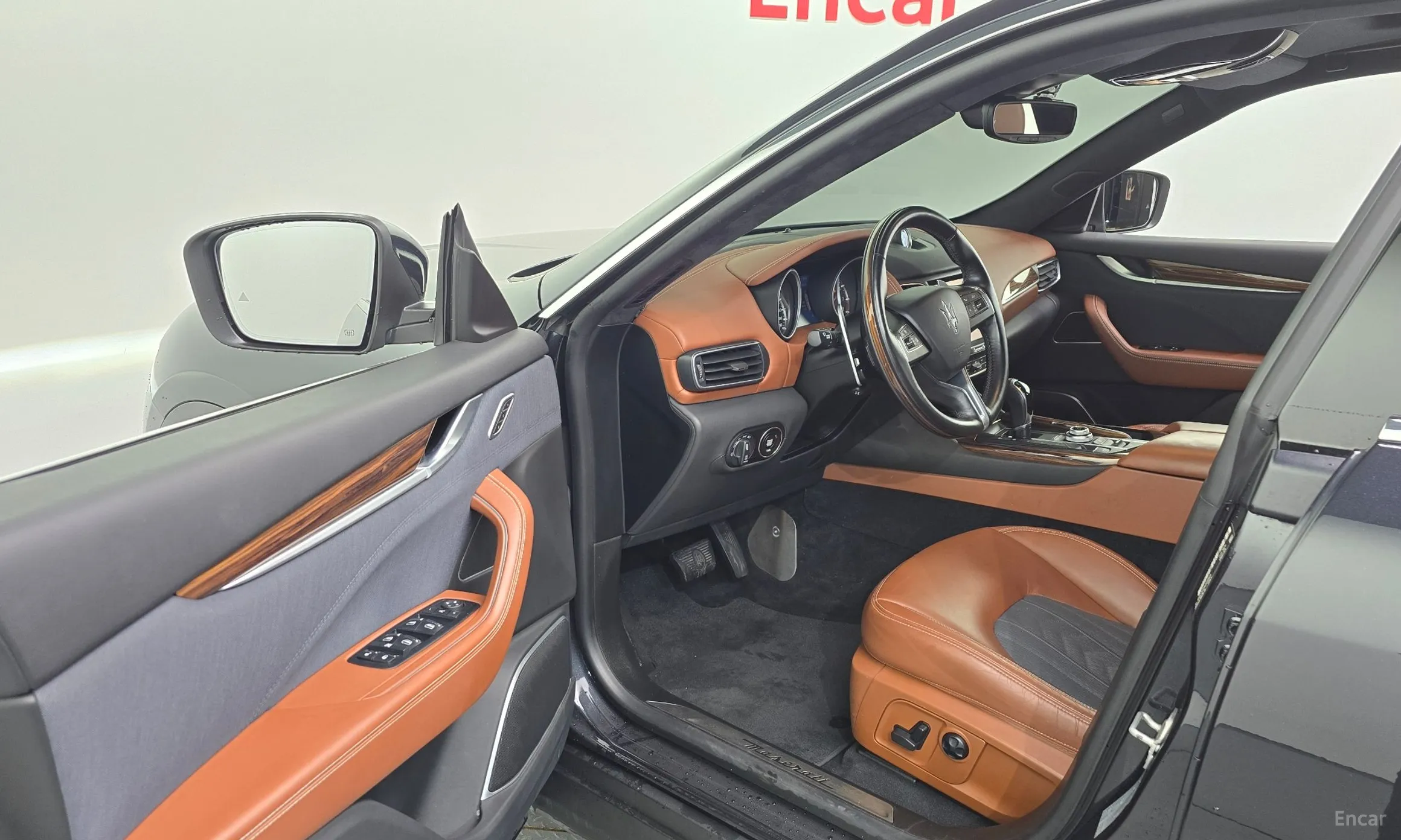 Maserati Levante превью 10