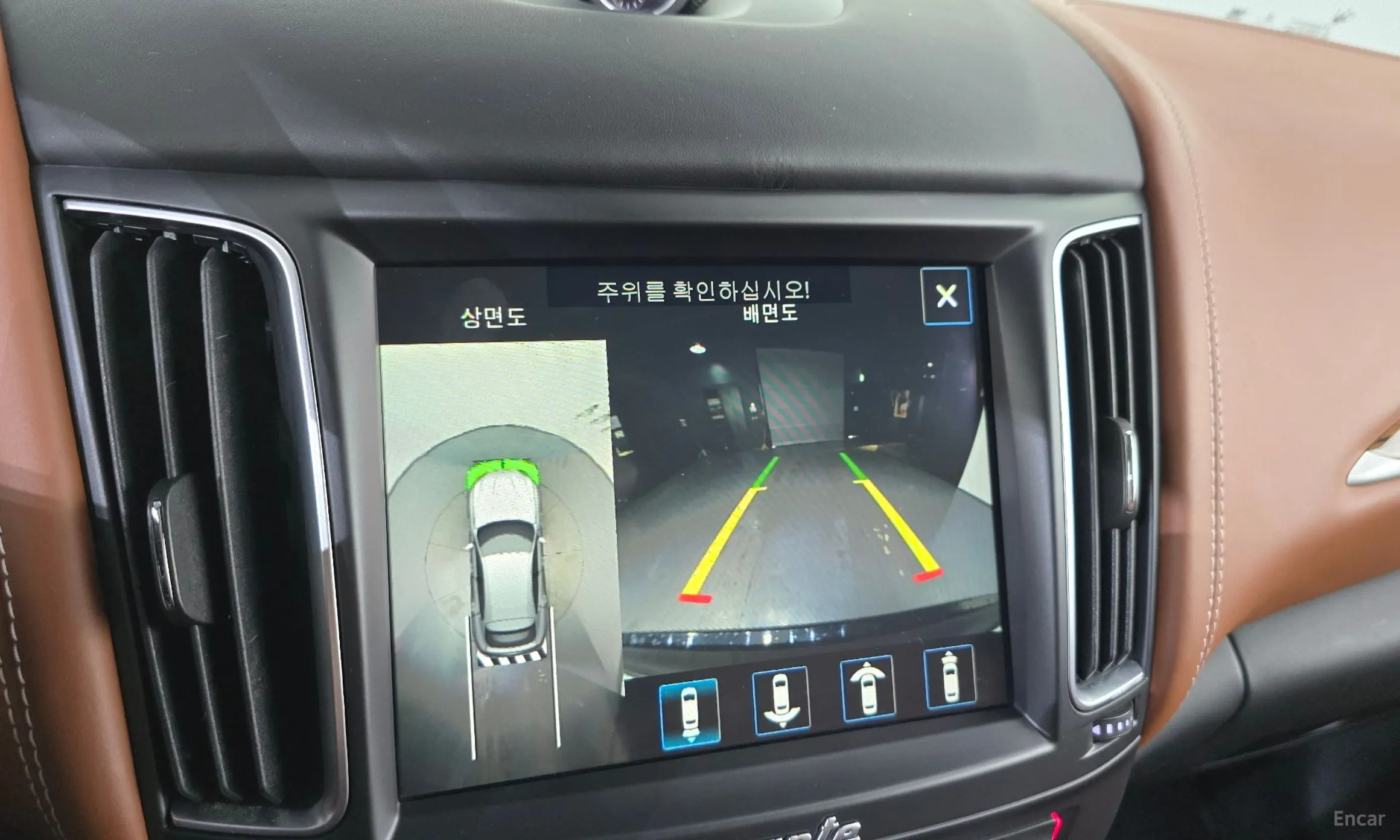 Maserati Levante превью 14