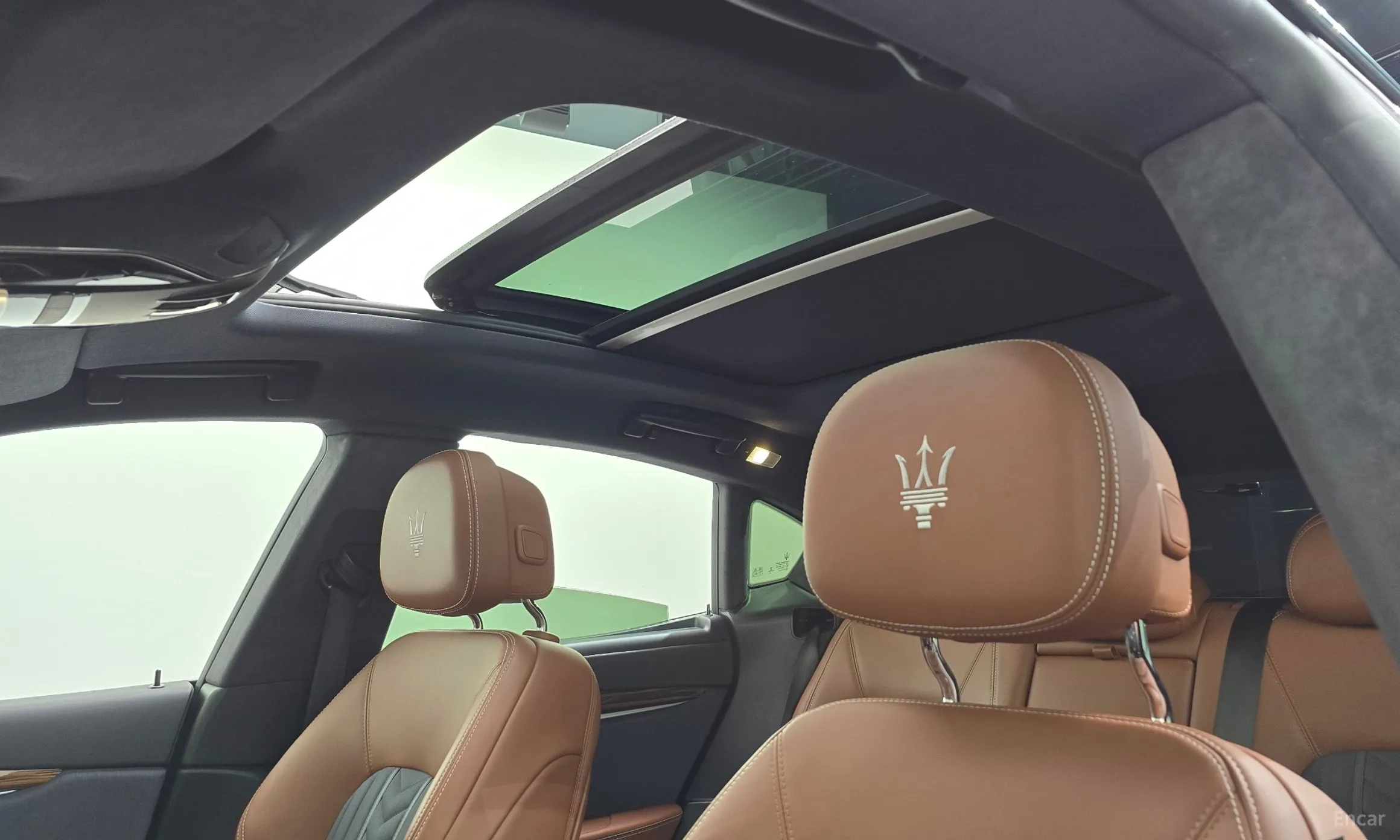 Maserati Levante превью 17