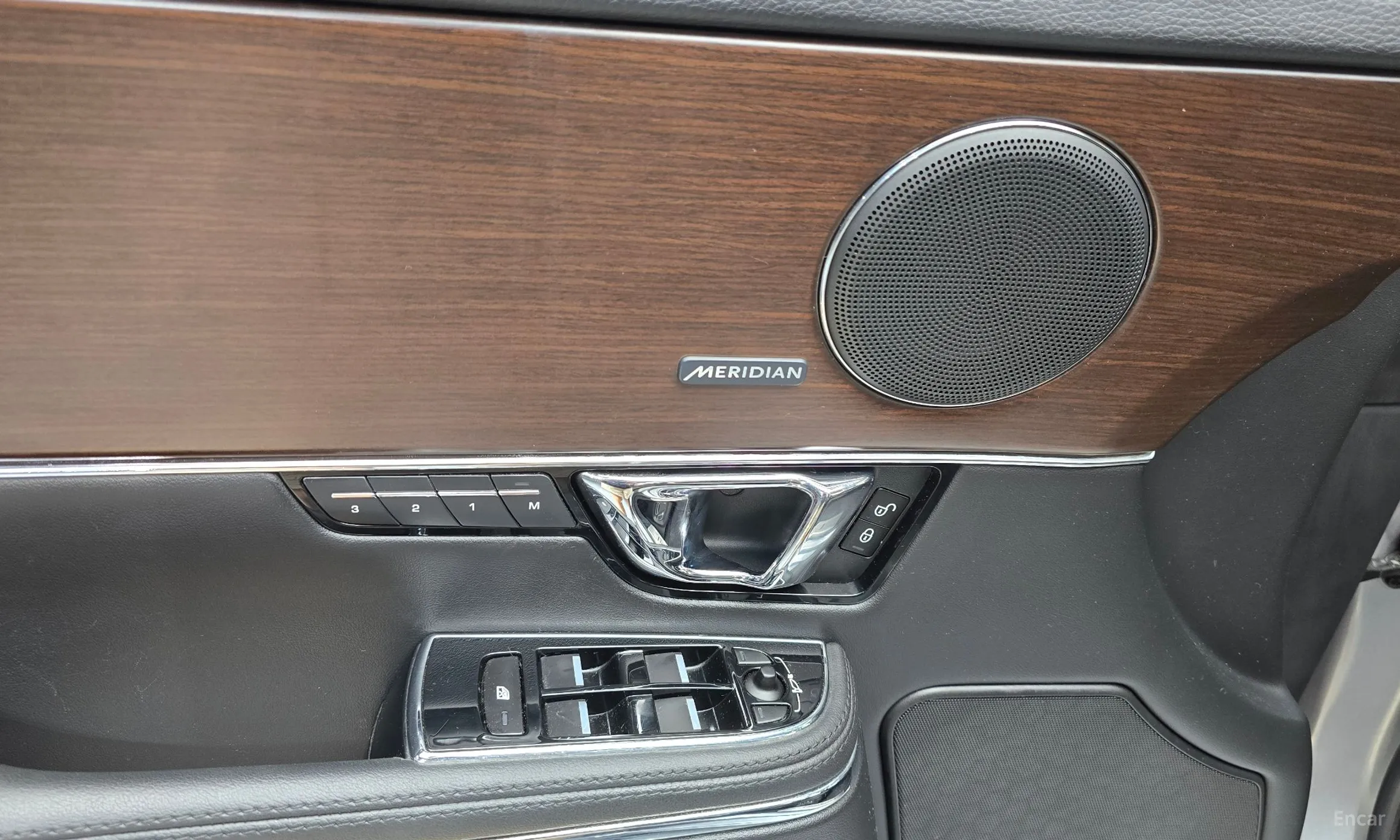 Jaguar All New XJ превью 18