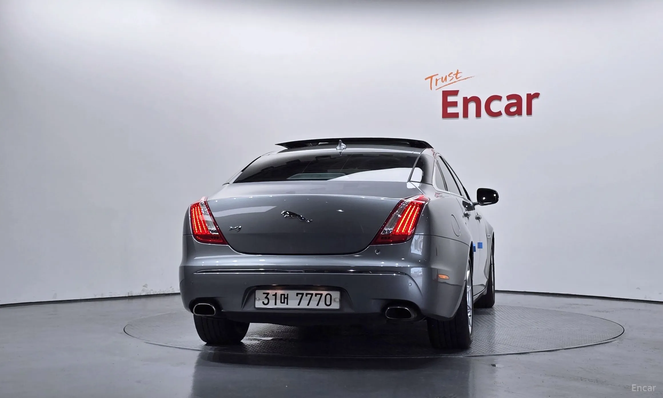 Jaguar All New XJ превью 4