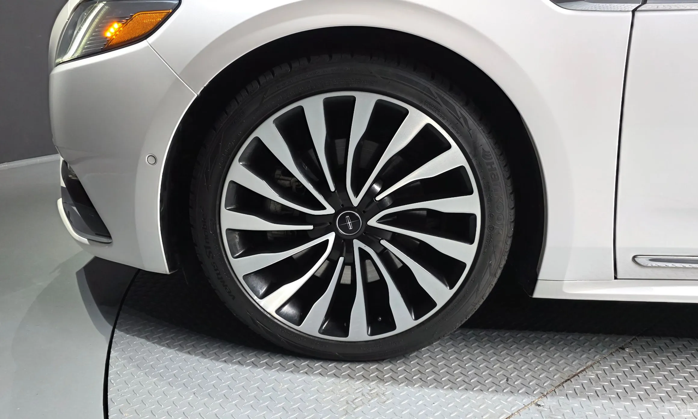 Lincoln Continental Gen 10 превью 5