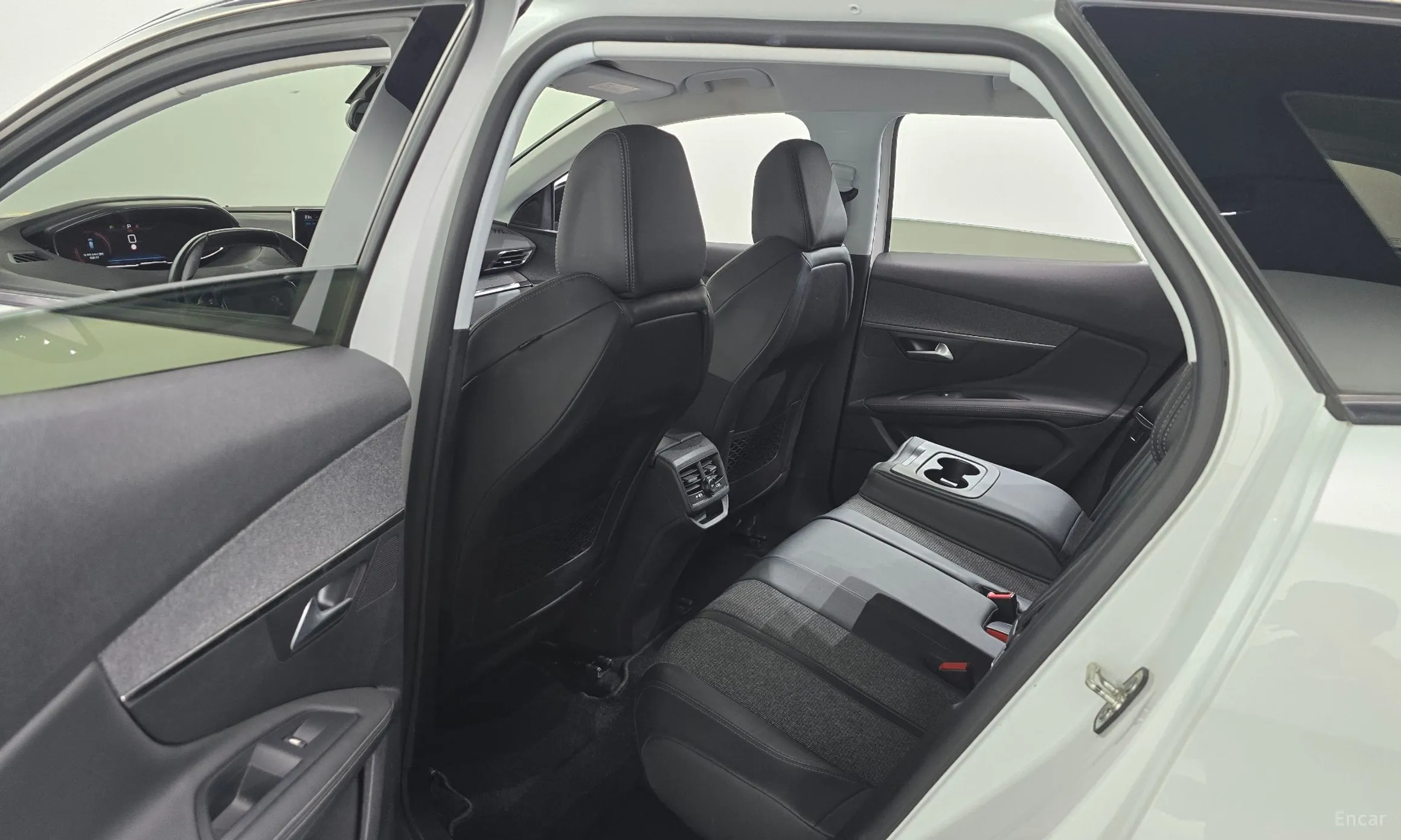 Peugeot 3008 2nd generation превью 12