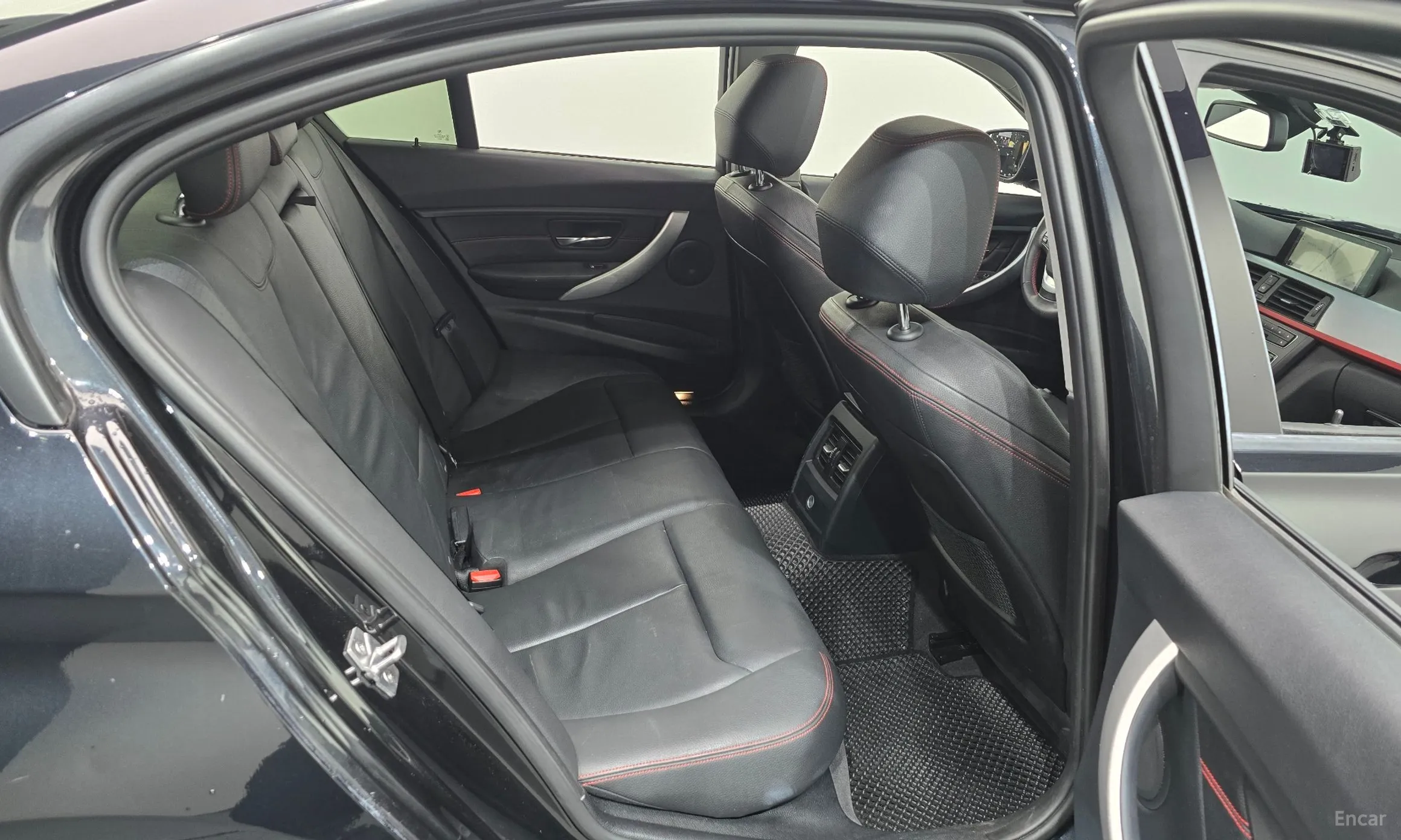 BMW 3 Series (F30) превью 11