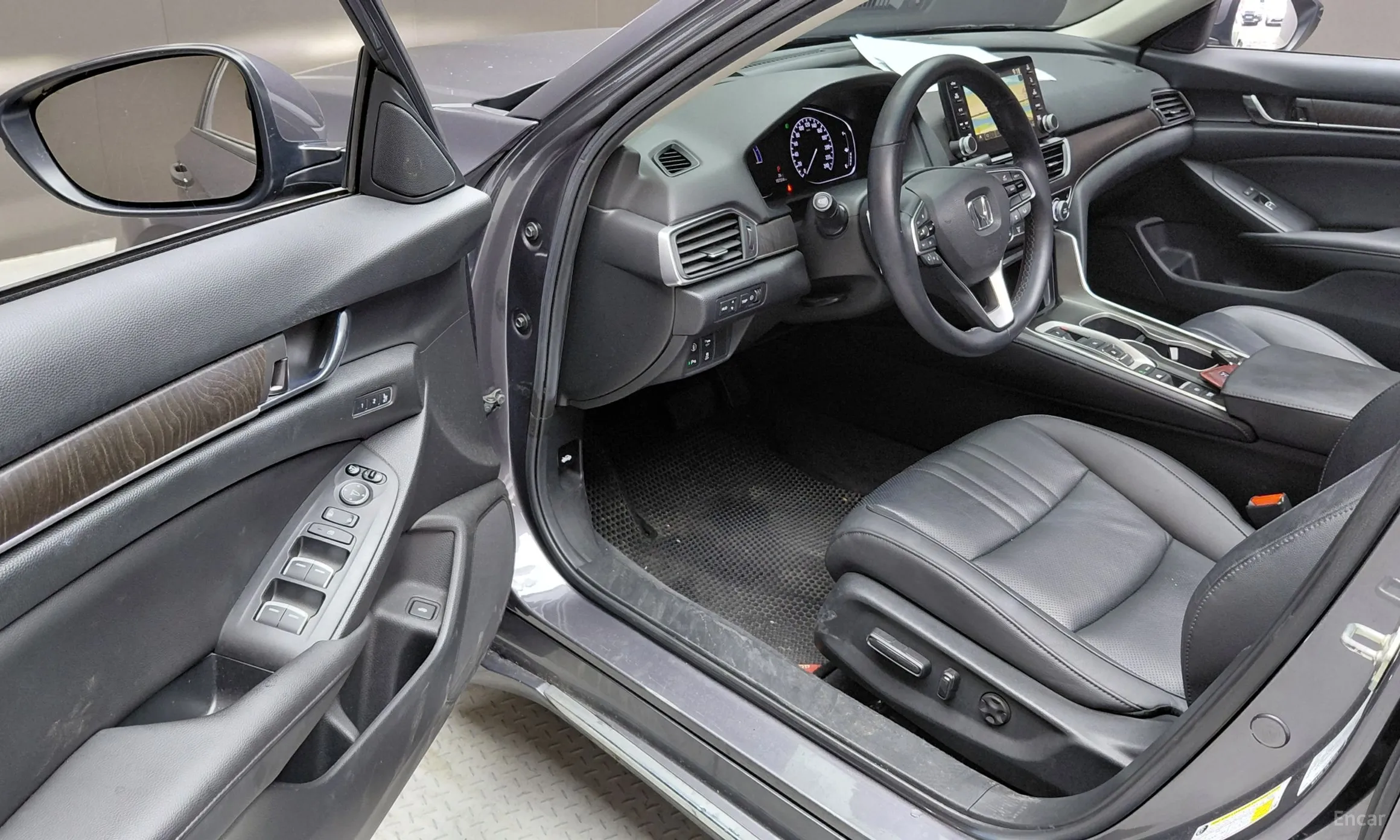 Honda Accord 10th Generation превью 10