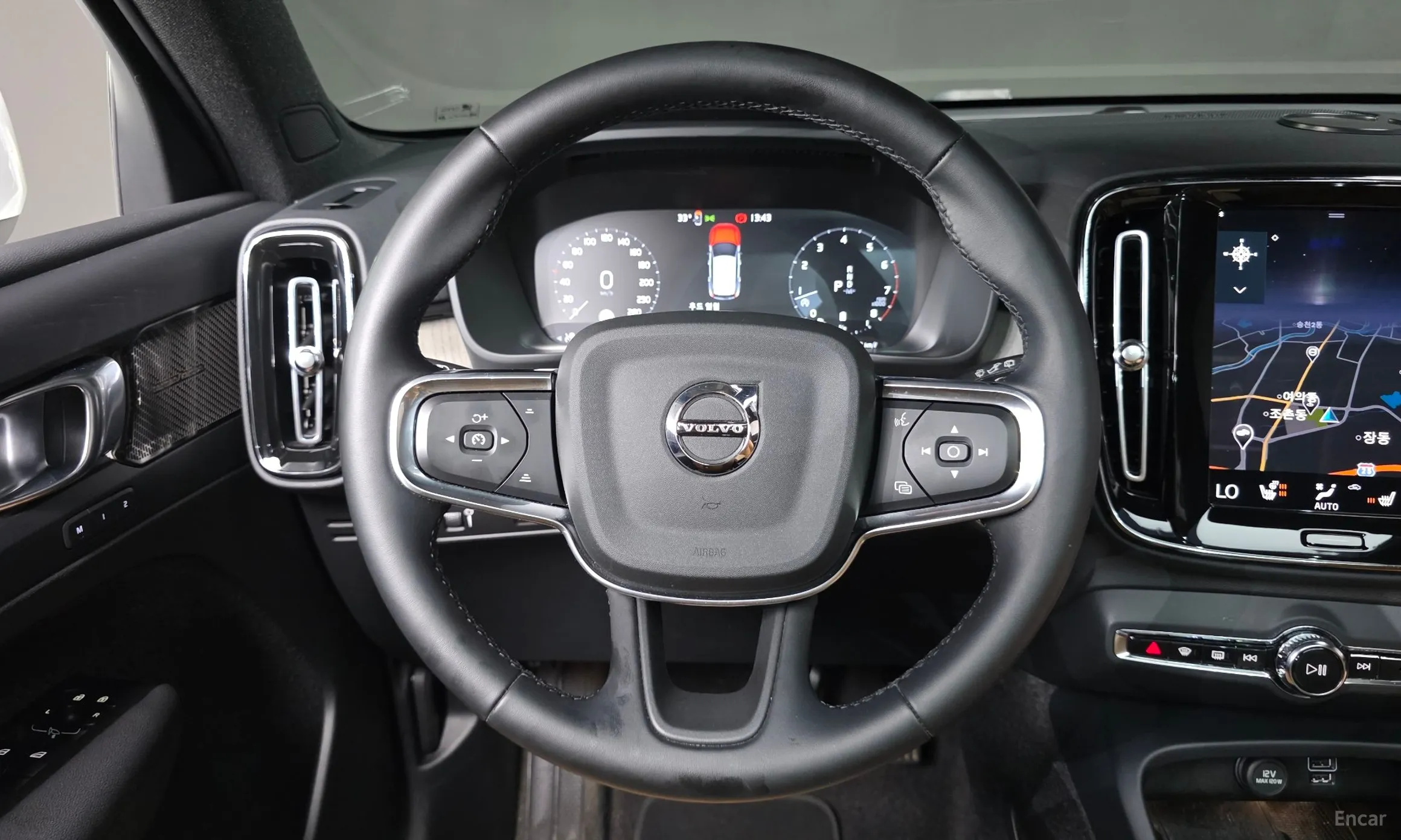 Volvo XC40 превью 13