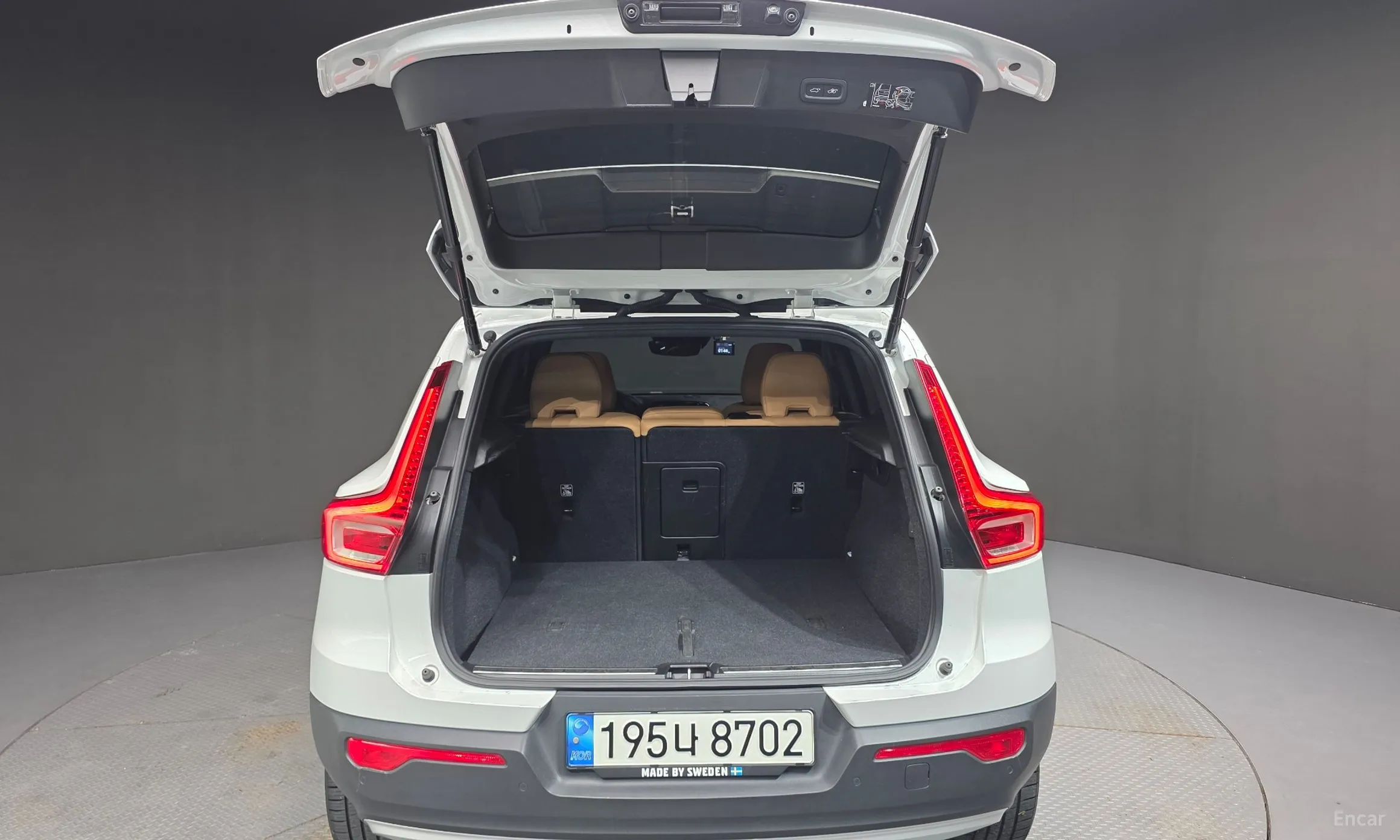 Volvo XC40 превью 20