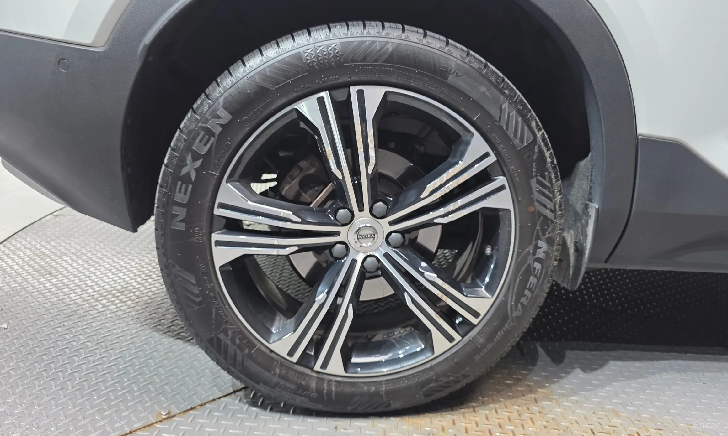 Volvo XC40 превью 5