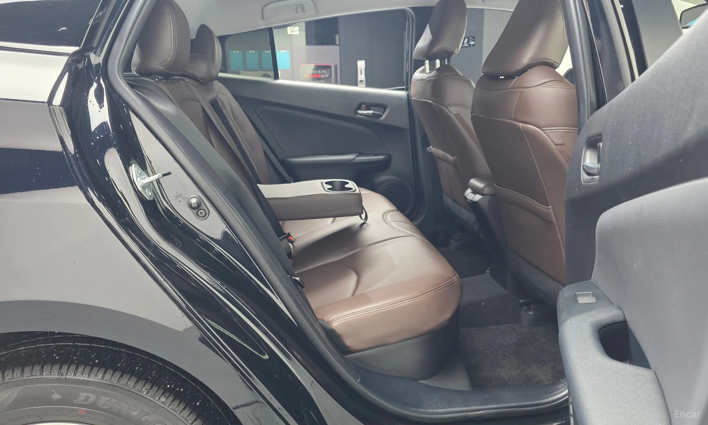 Toyota Prius 4th Generation превью 12