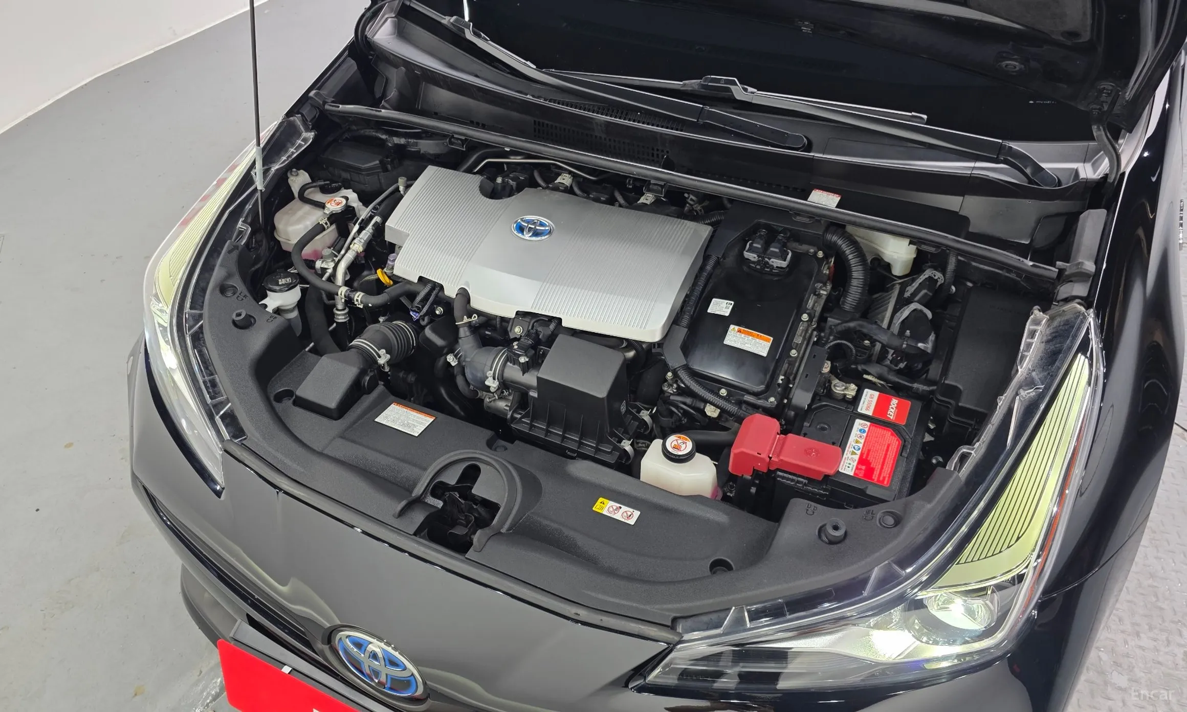 Toyota Prius 4th Generation превью 6