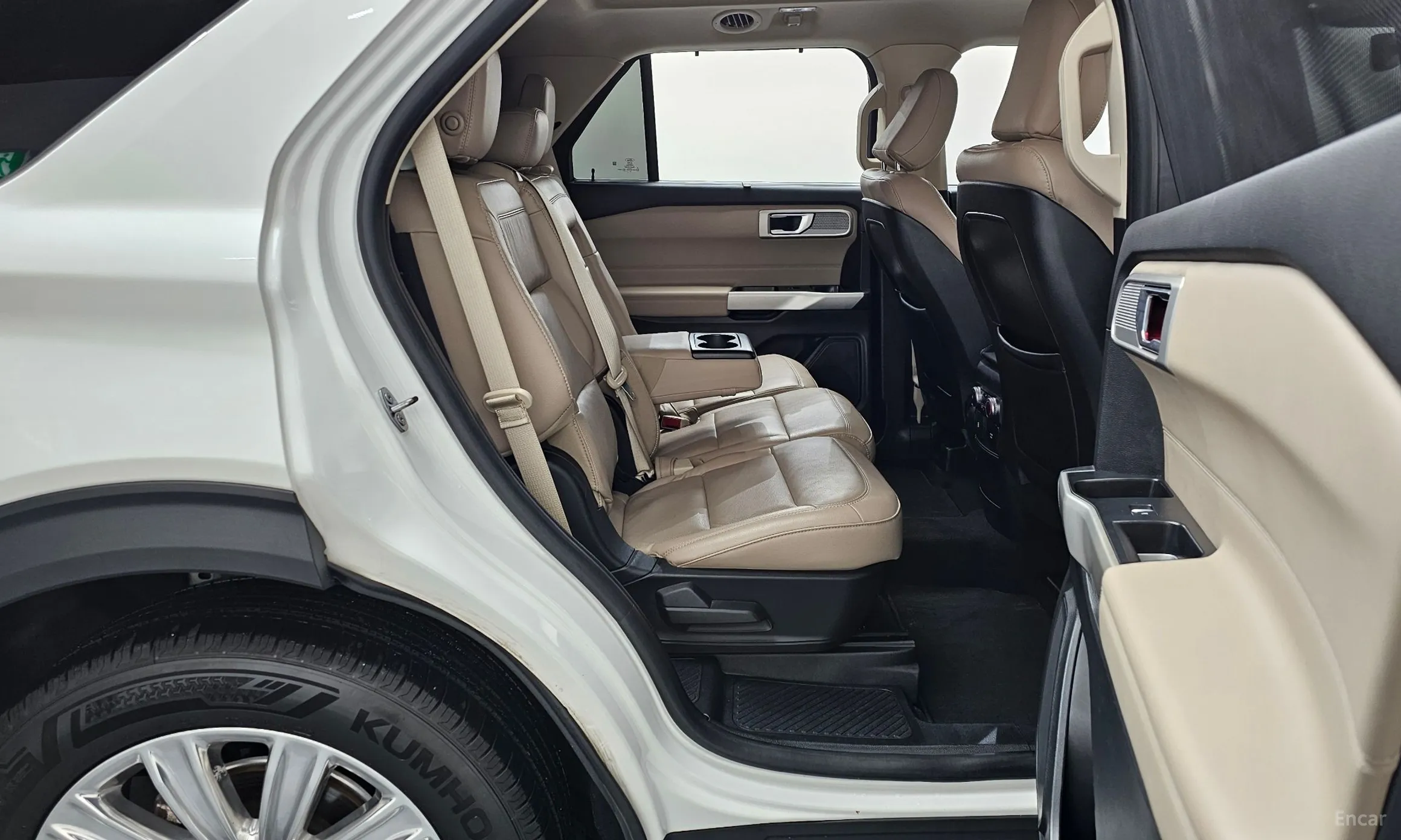 Ford Explorer 6th Generation превью 11