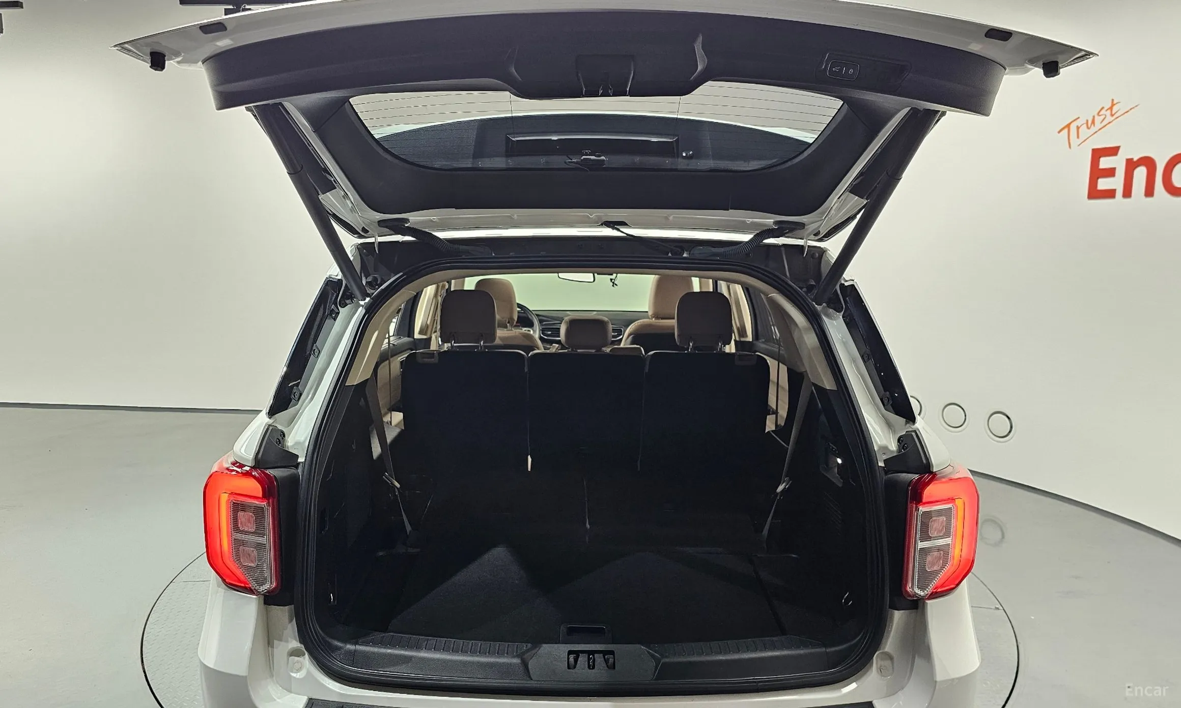 Ford Explorer 6th Generation превью 20