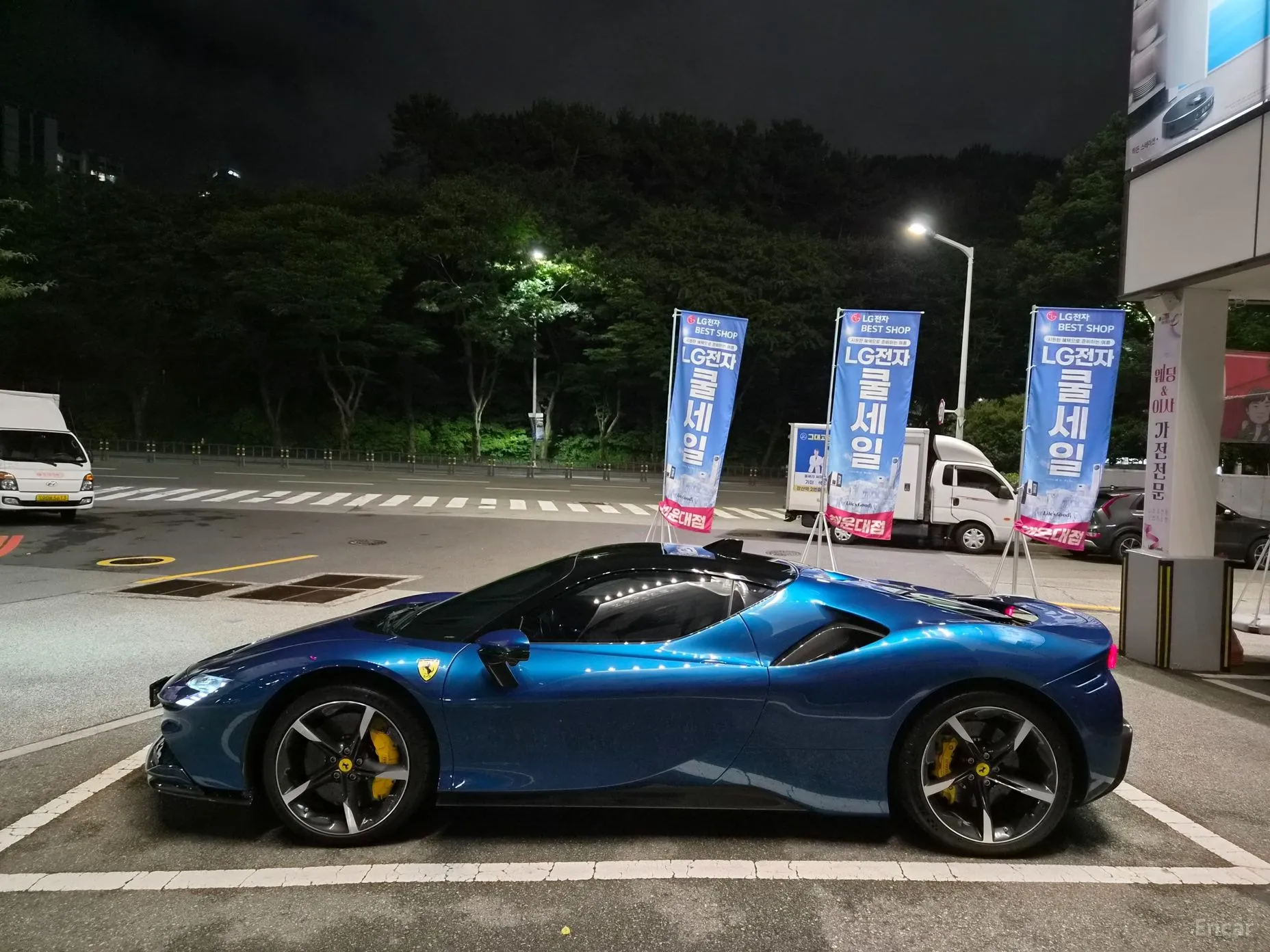 Ferrari SF90 Stradale превью 3