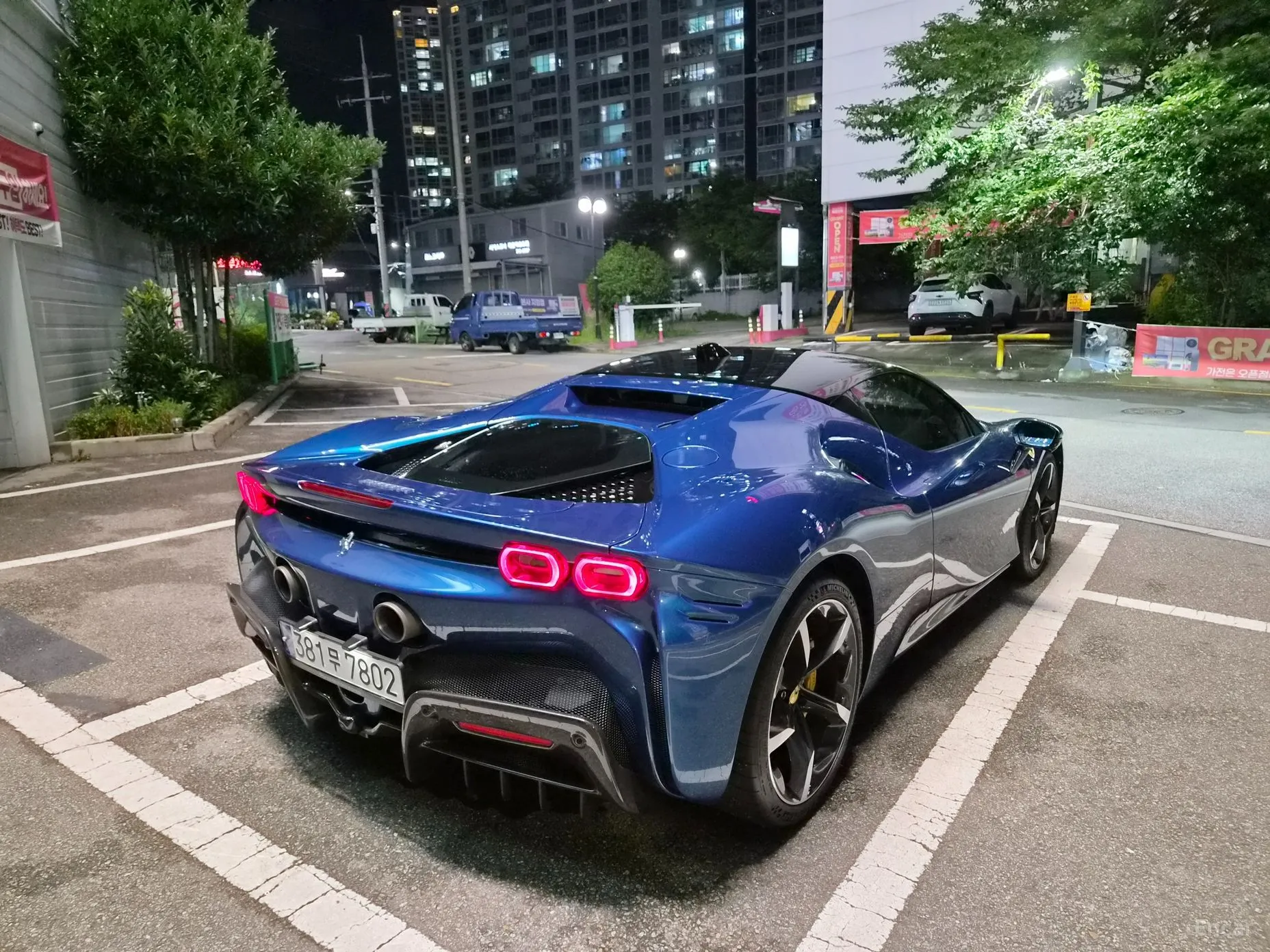 Ferrari SF90 Stradale превью 6