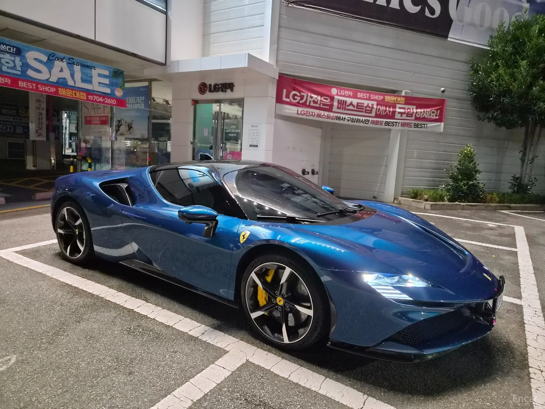 Ferrari SF90 Stradale превью 8