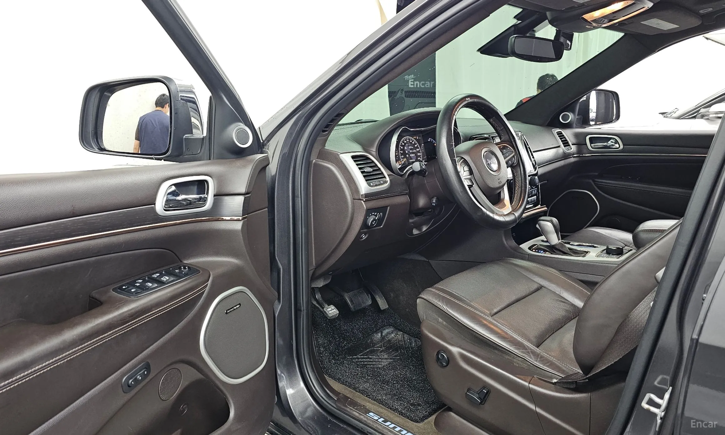 Jeep Grand Cherokee превью 10