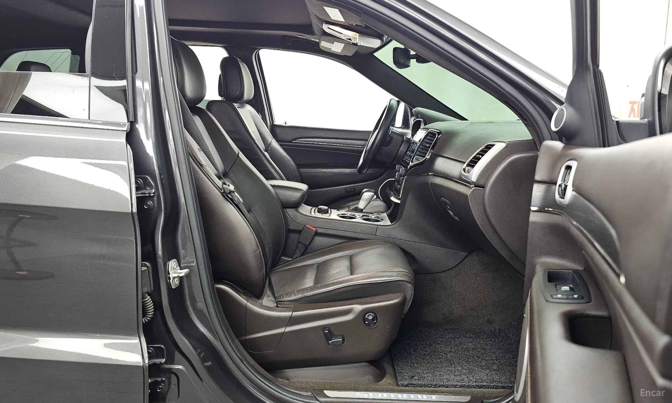 Jeep Grand Cherokee превью 11