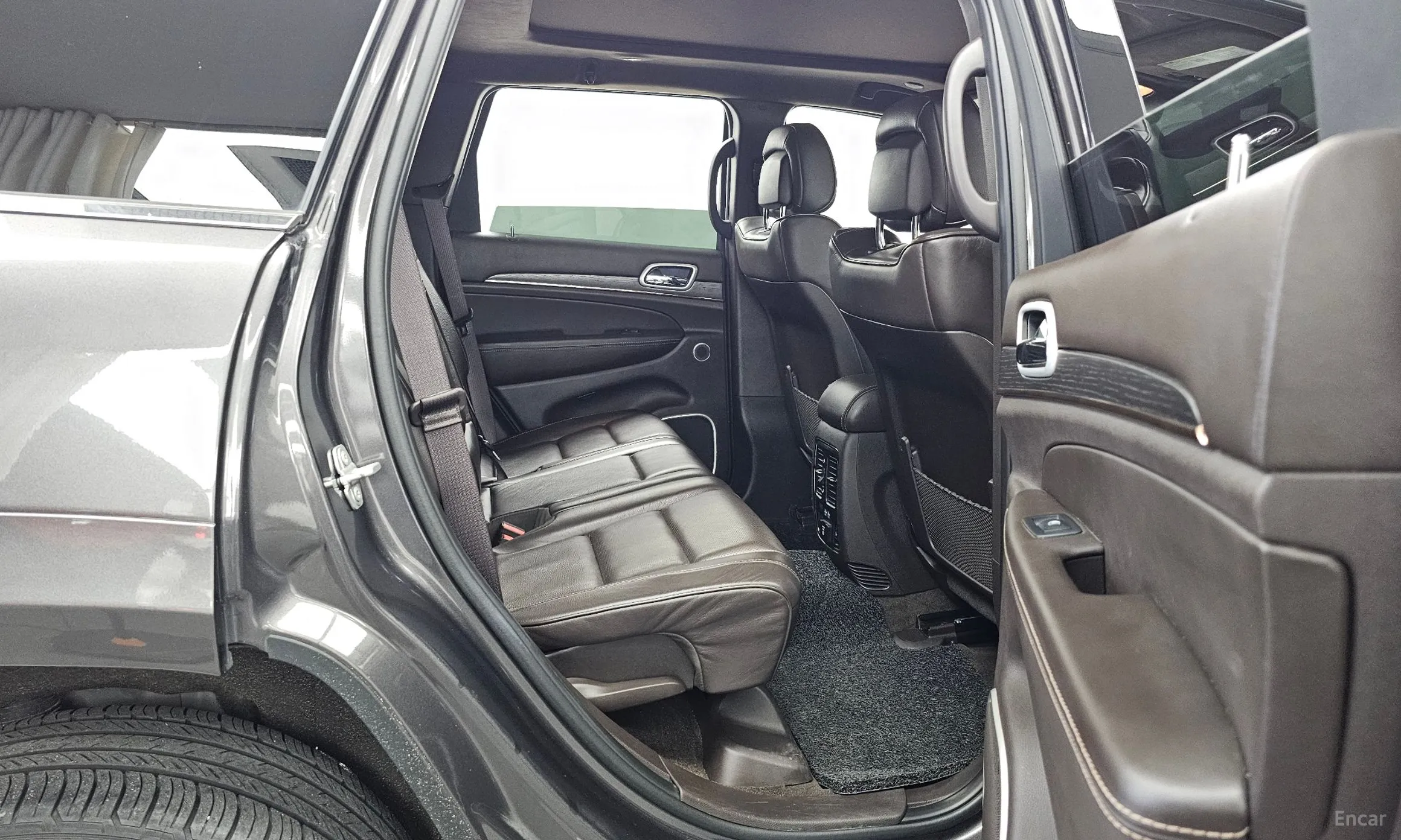 Jeep Grand Cherokee превью 12
