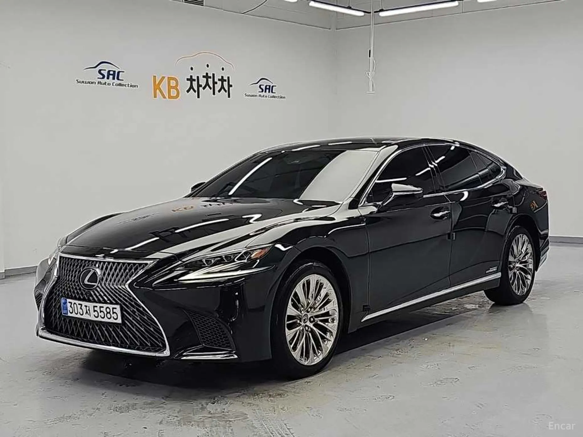 Lexus LS500h Gen 5