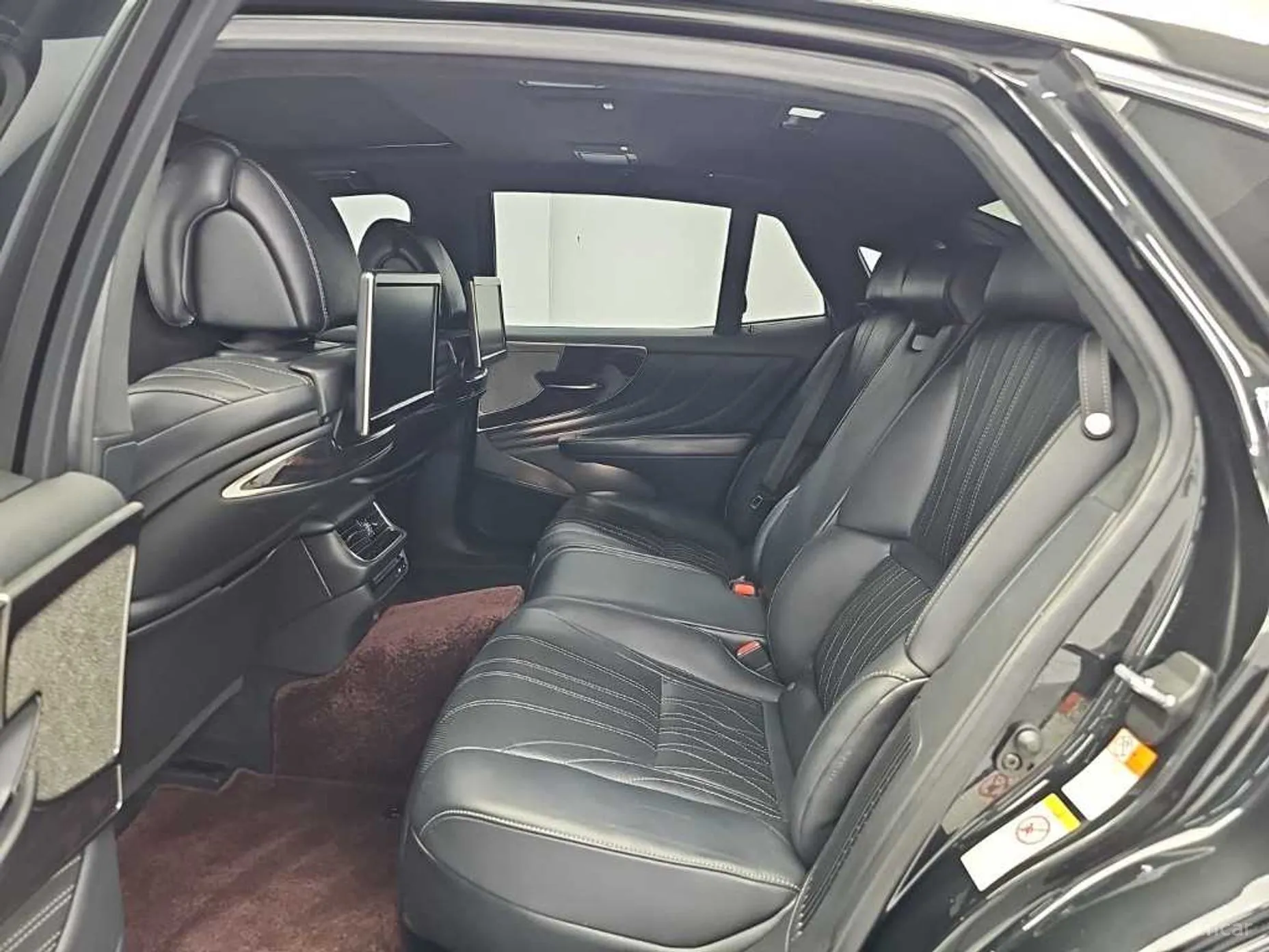 Lexus LS500h Gen 5 превью 10
