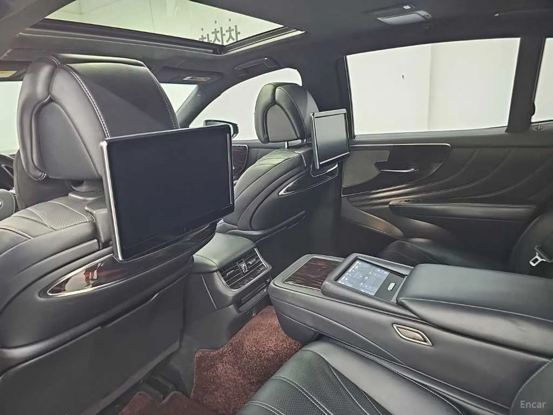 Lexus LS500h Gen 5 превью 11